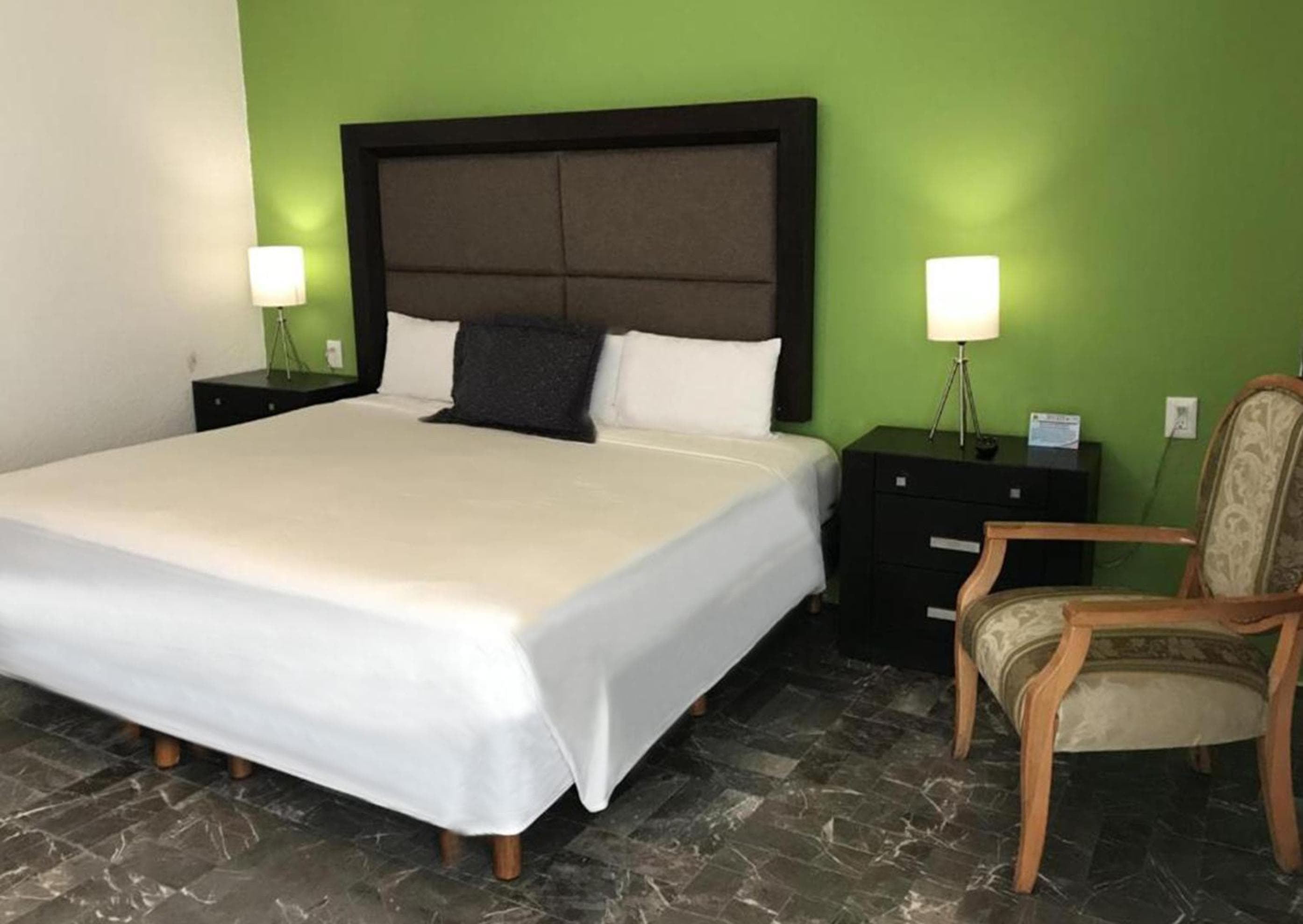 Hotel Green 16 — 24