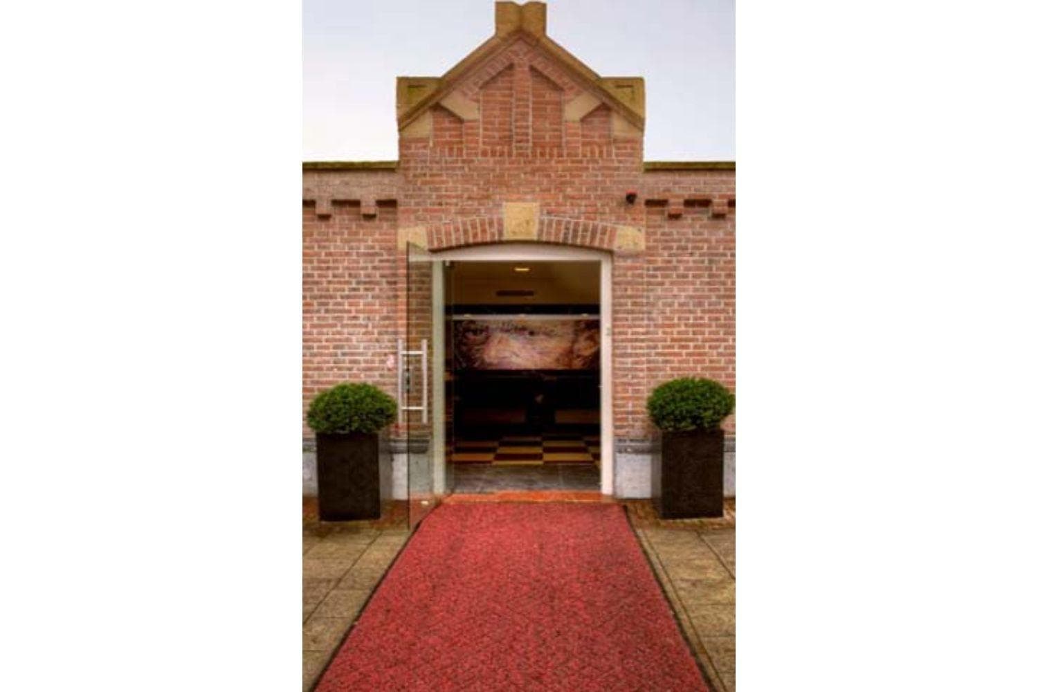 Hotel Van Gogh — 2