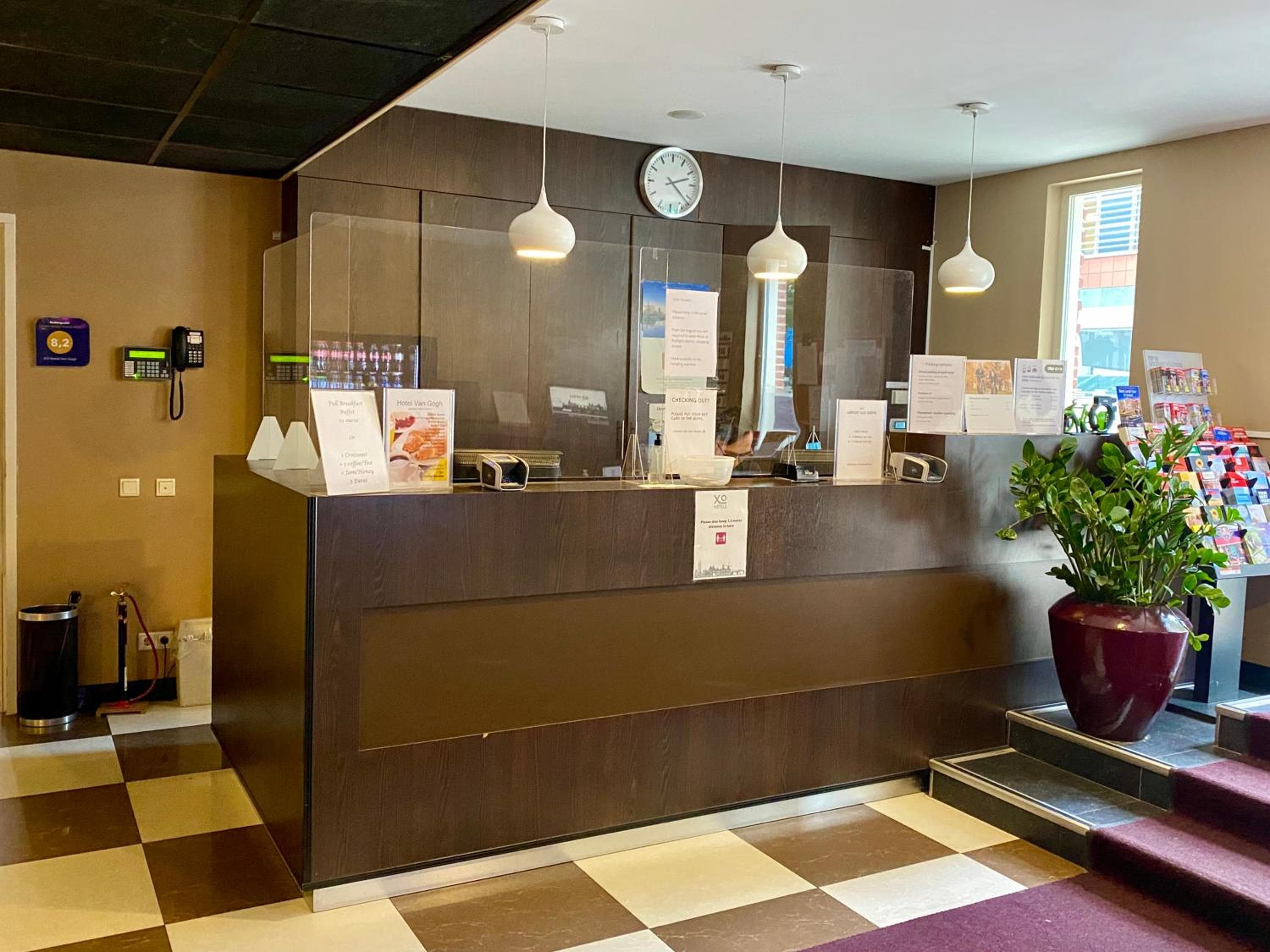 Hotel Van Gogh — 15