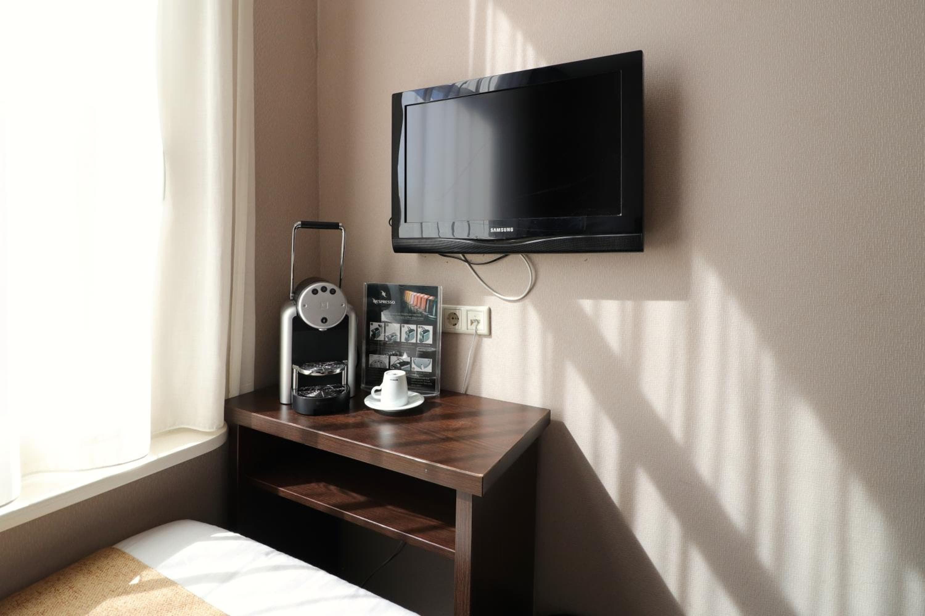 Hotel Van Gogh — 10