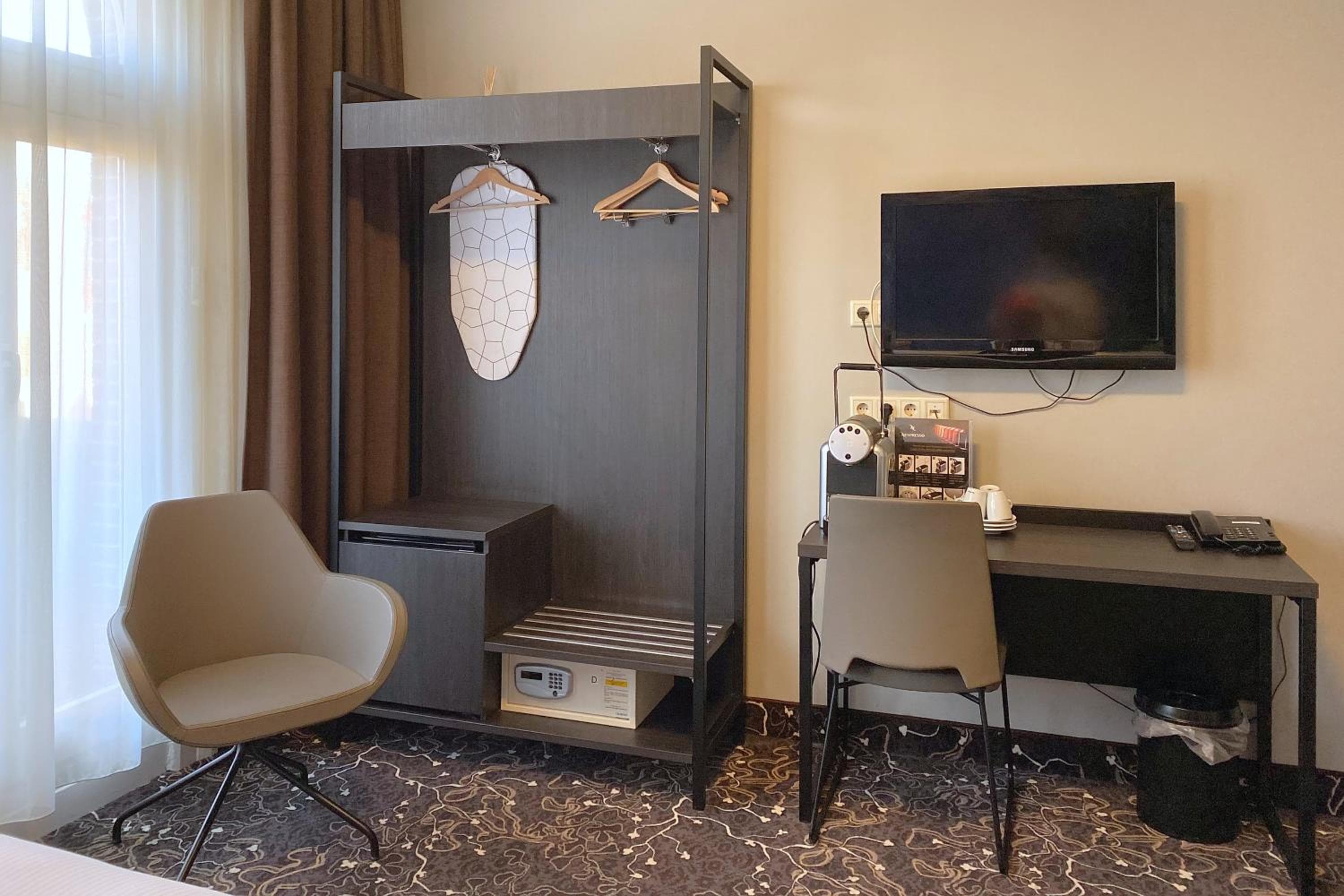 Hotel Van Gogh — 9