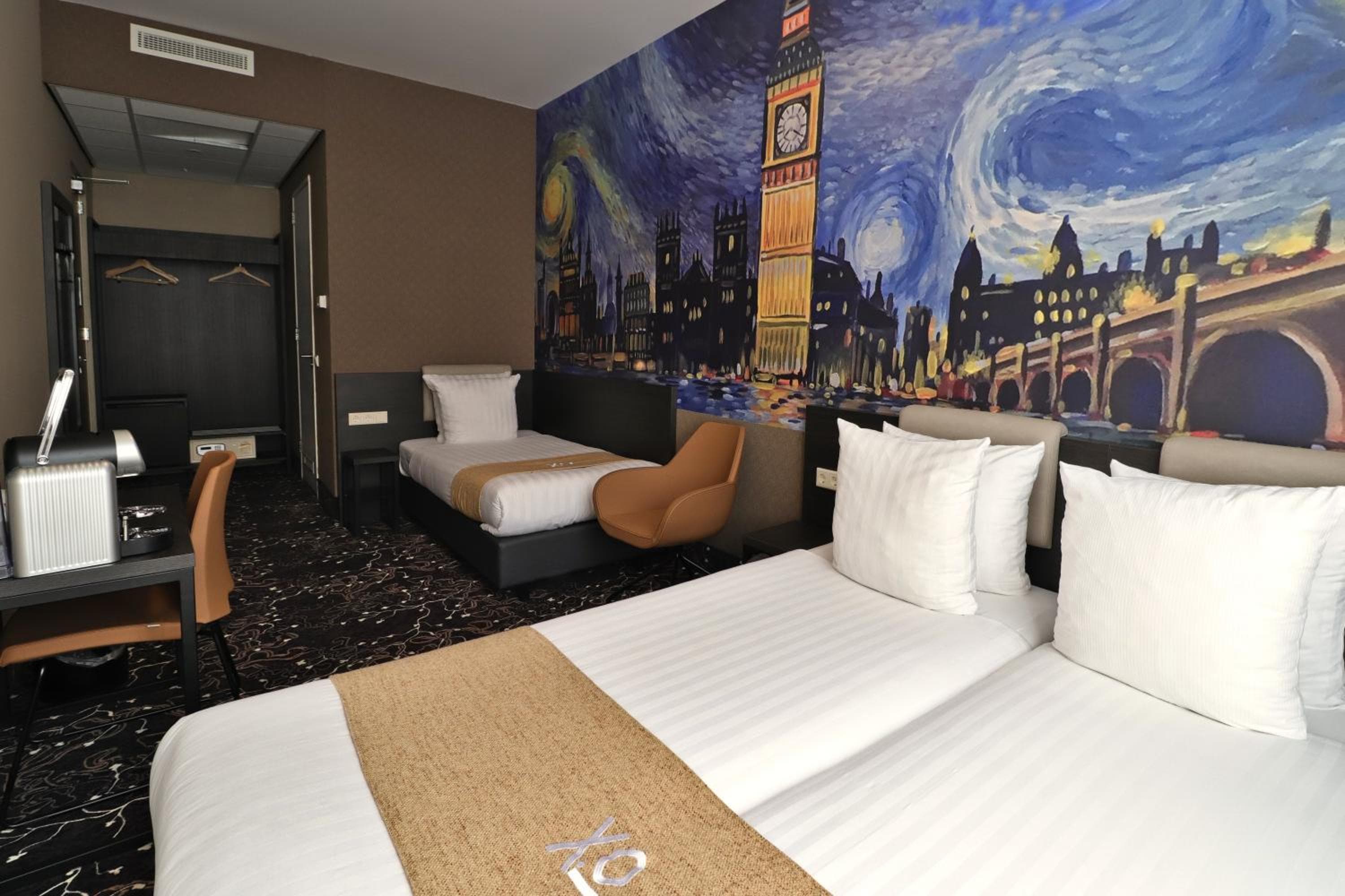 Hotel Van Gogh — 6