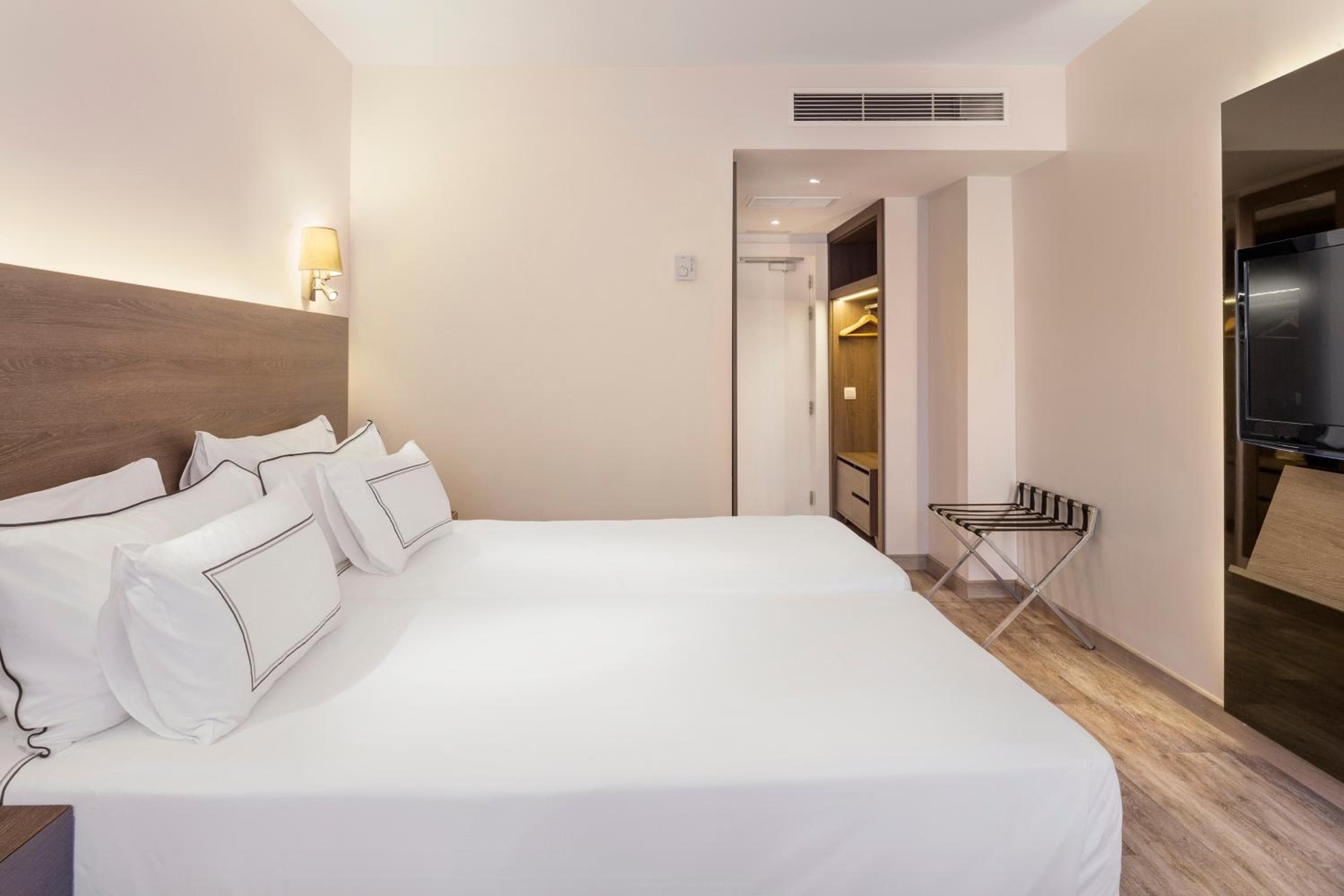 Meliá Lebreros — 10