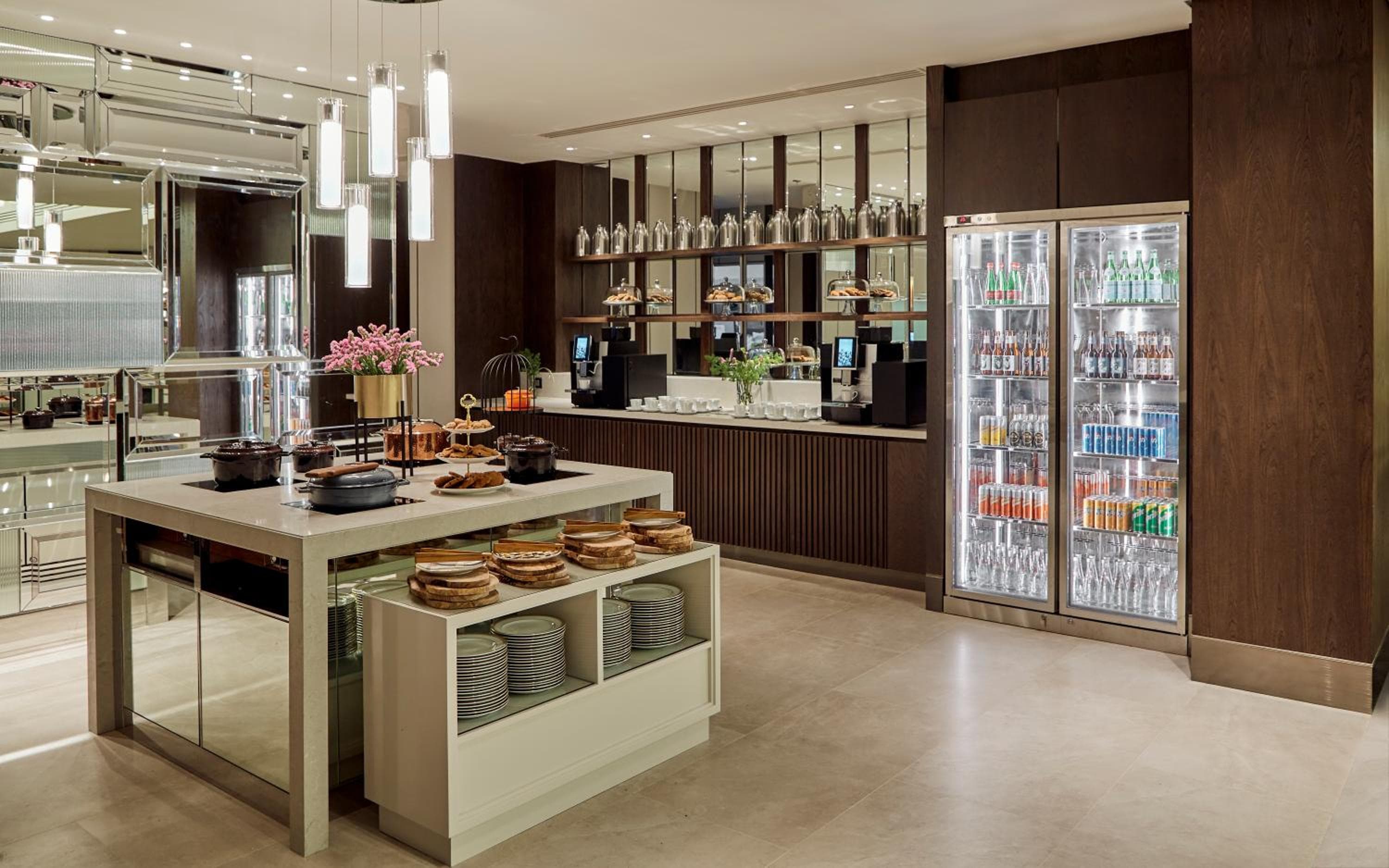 Montien Hotel Surawong Bangkok — 2
