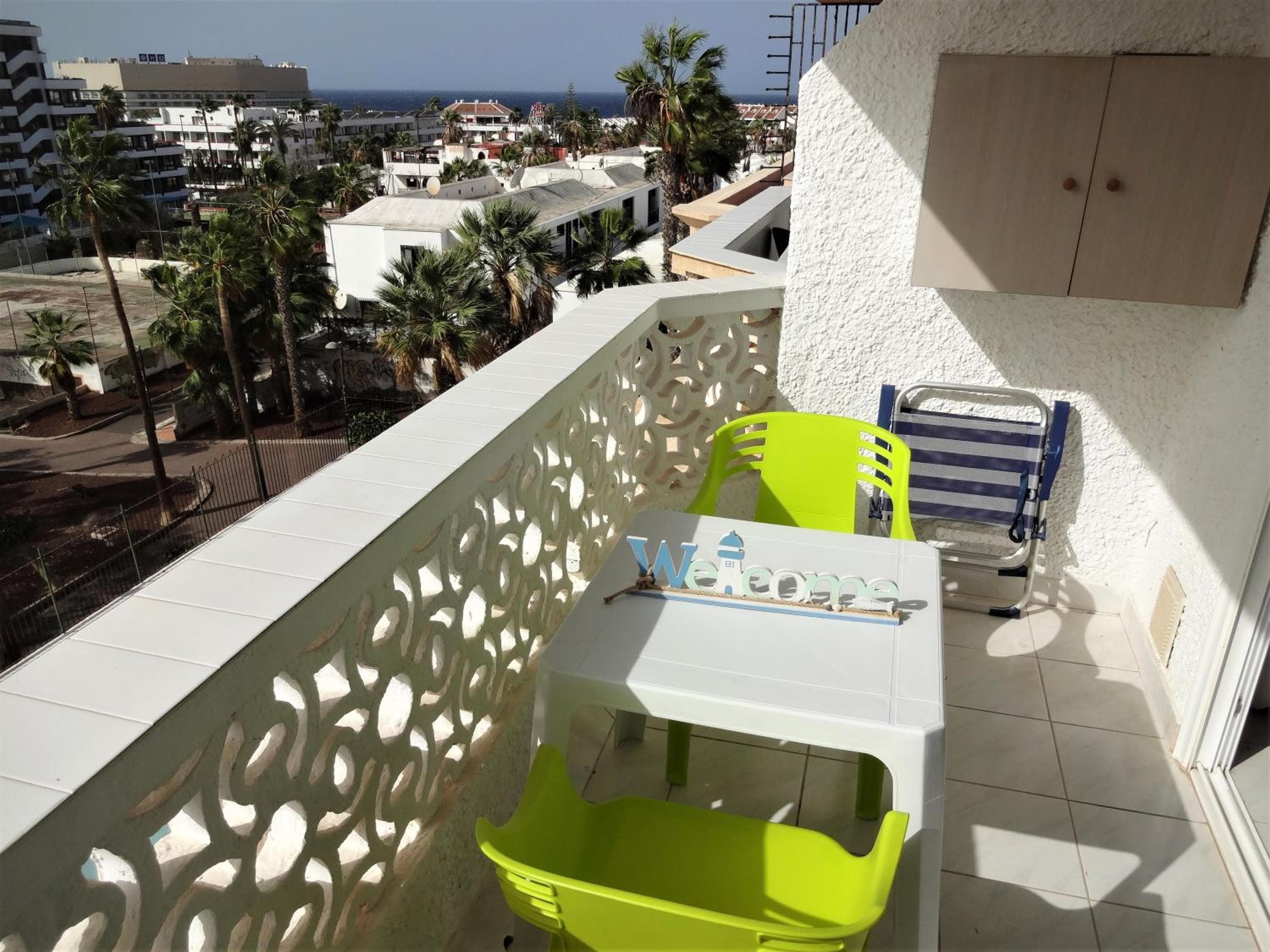South facing with sea view and free WIFI in Playa Honda heart of Las Americas — 1