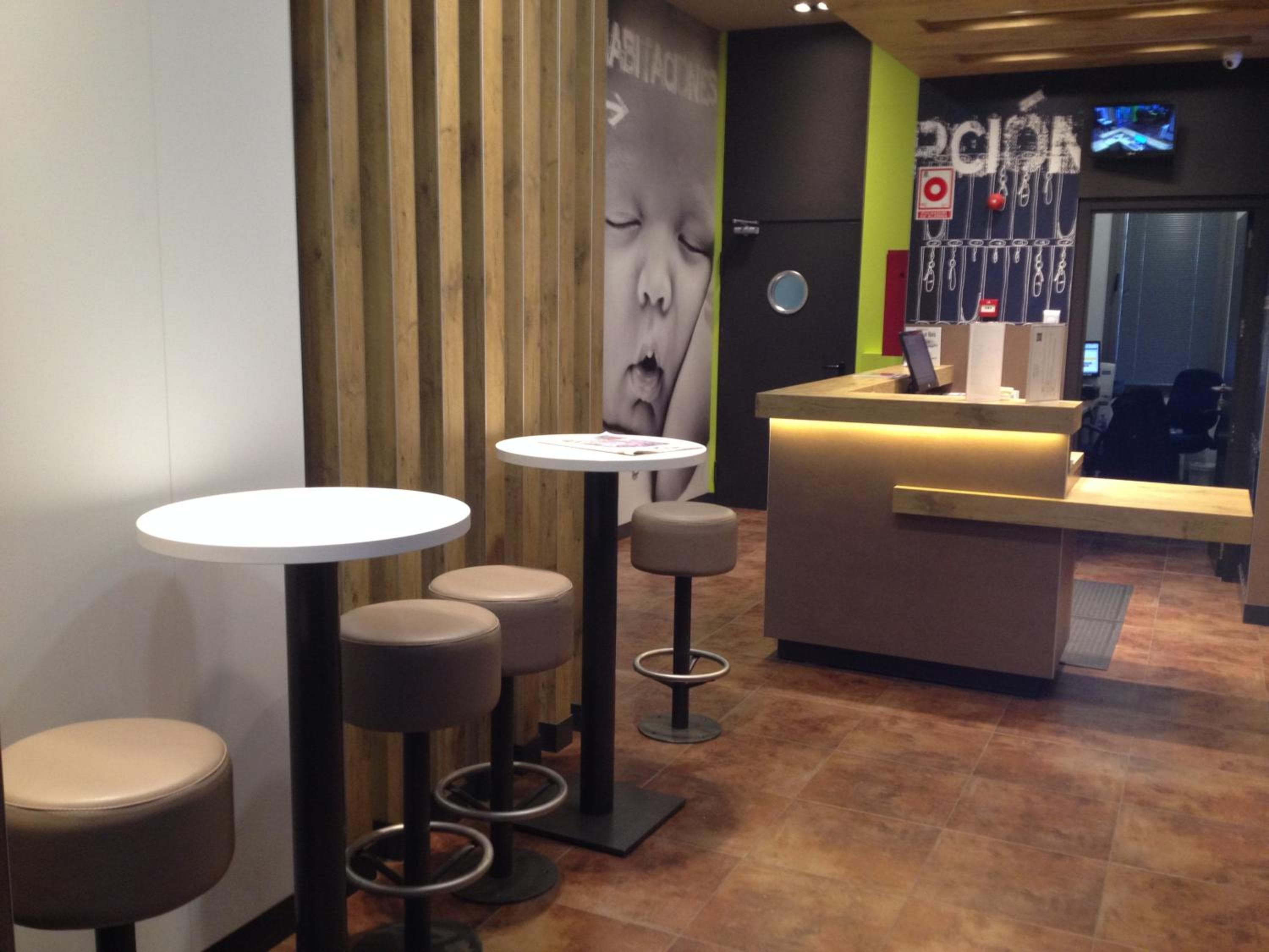 Ibis Budget Sevilla Aeropuerto — 17