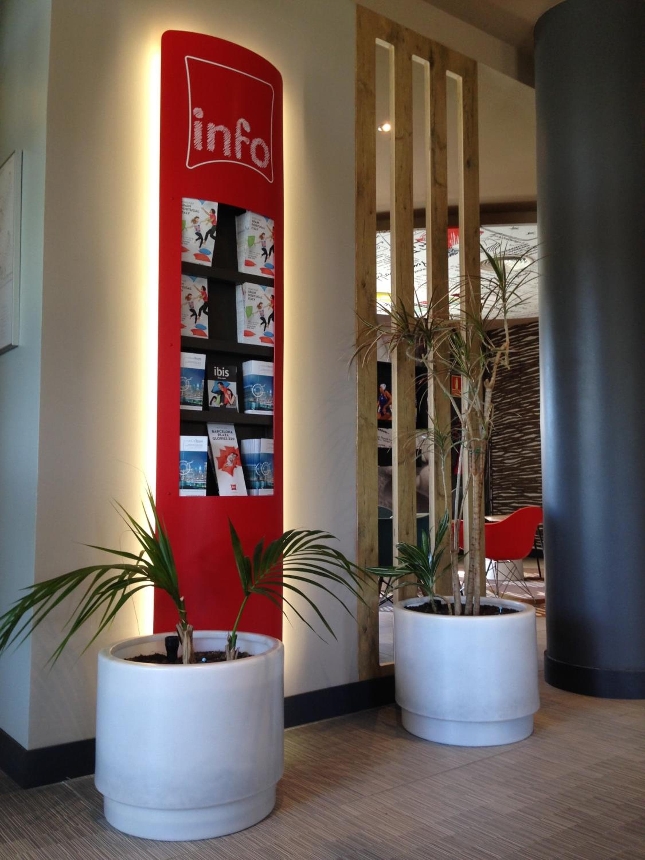 Ibis Sevilla — 13