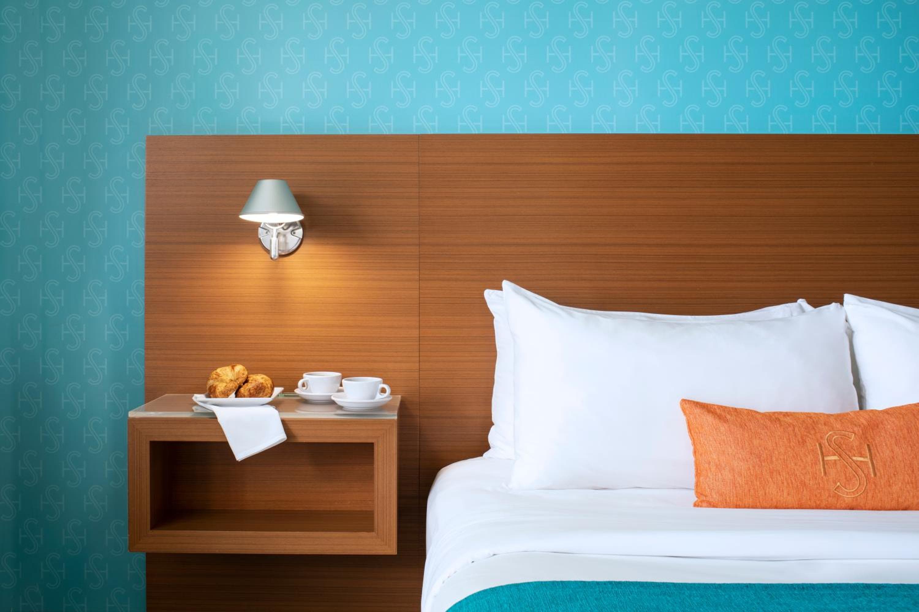 Hotel sulla riva — 14