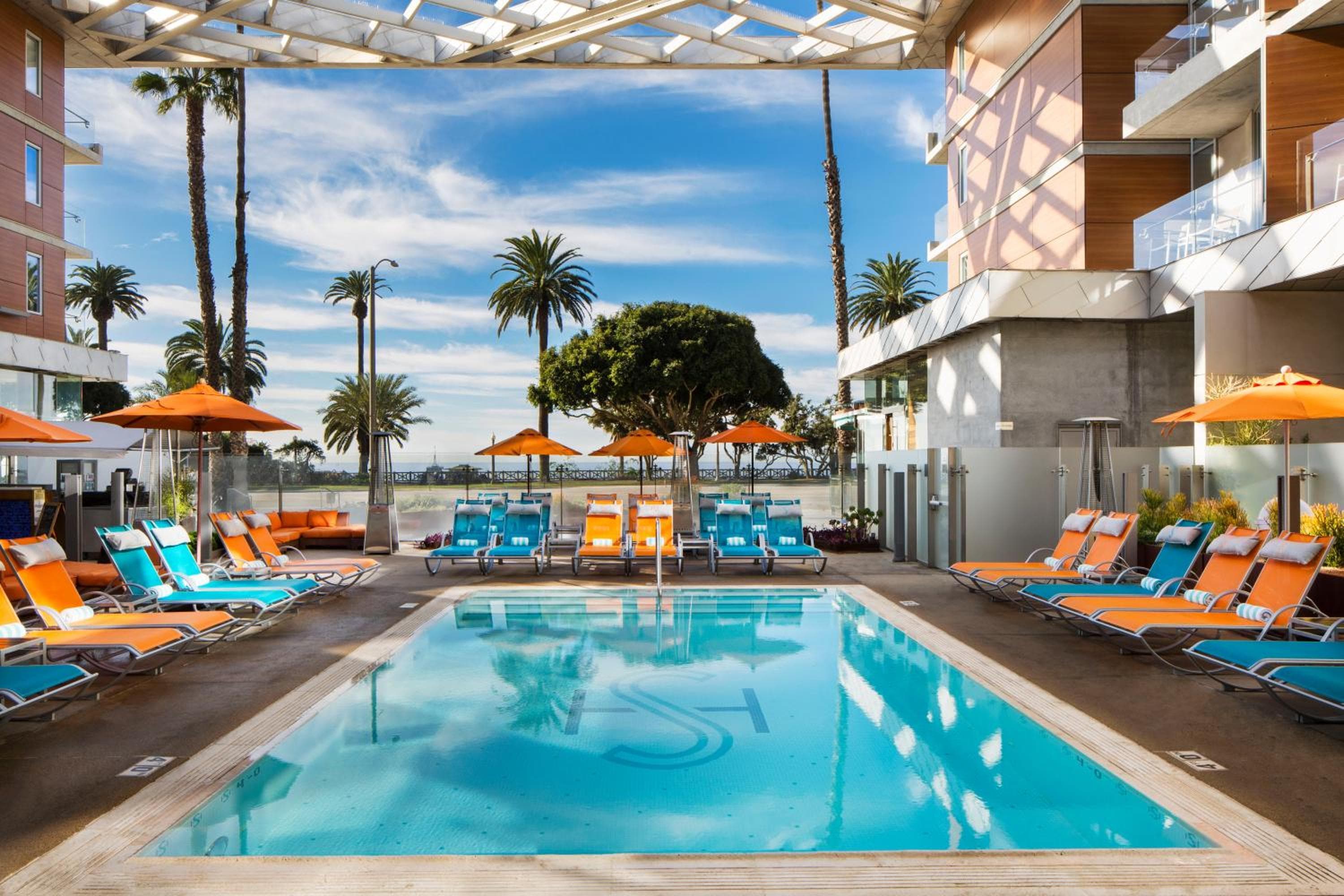Hotel sulla riva — 2