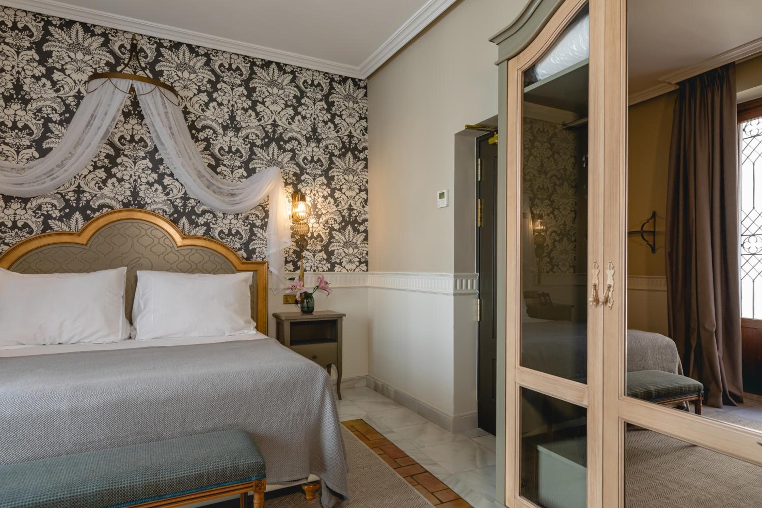 Hotel Gravina 51 — 11