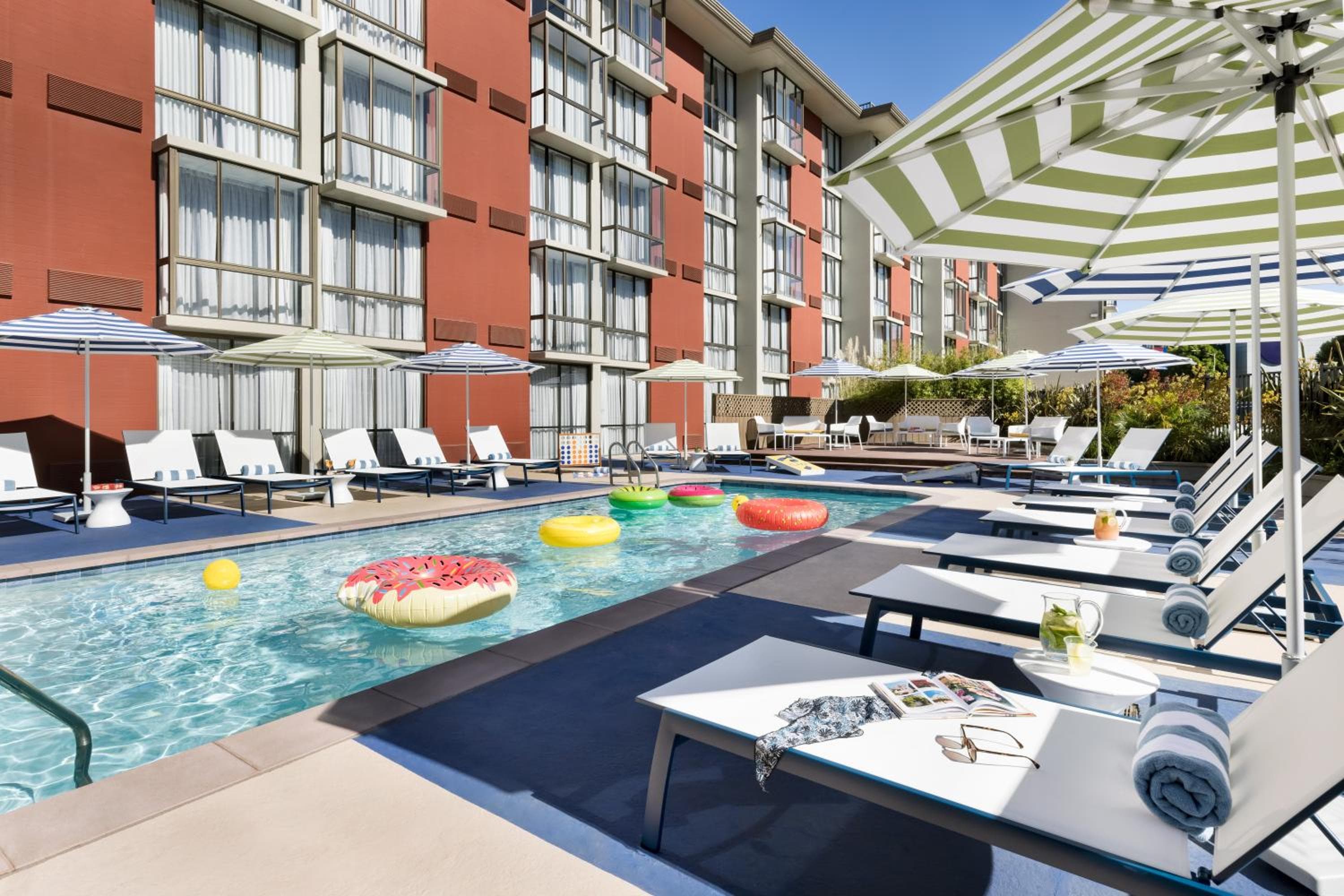 Hotel Caza hotel, 1300 Columbus Ave, San Francisco, United States — photo 21