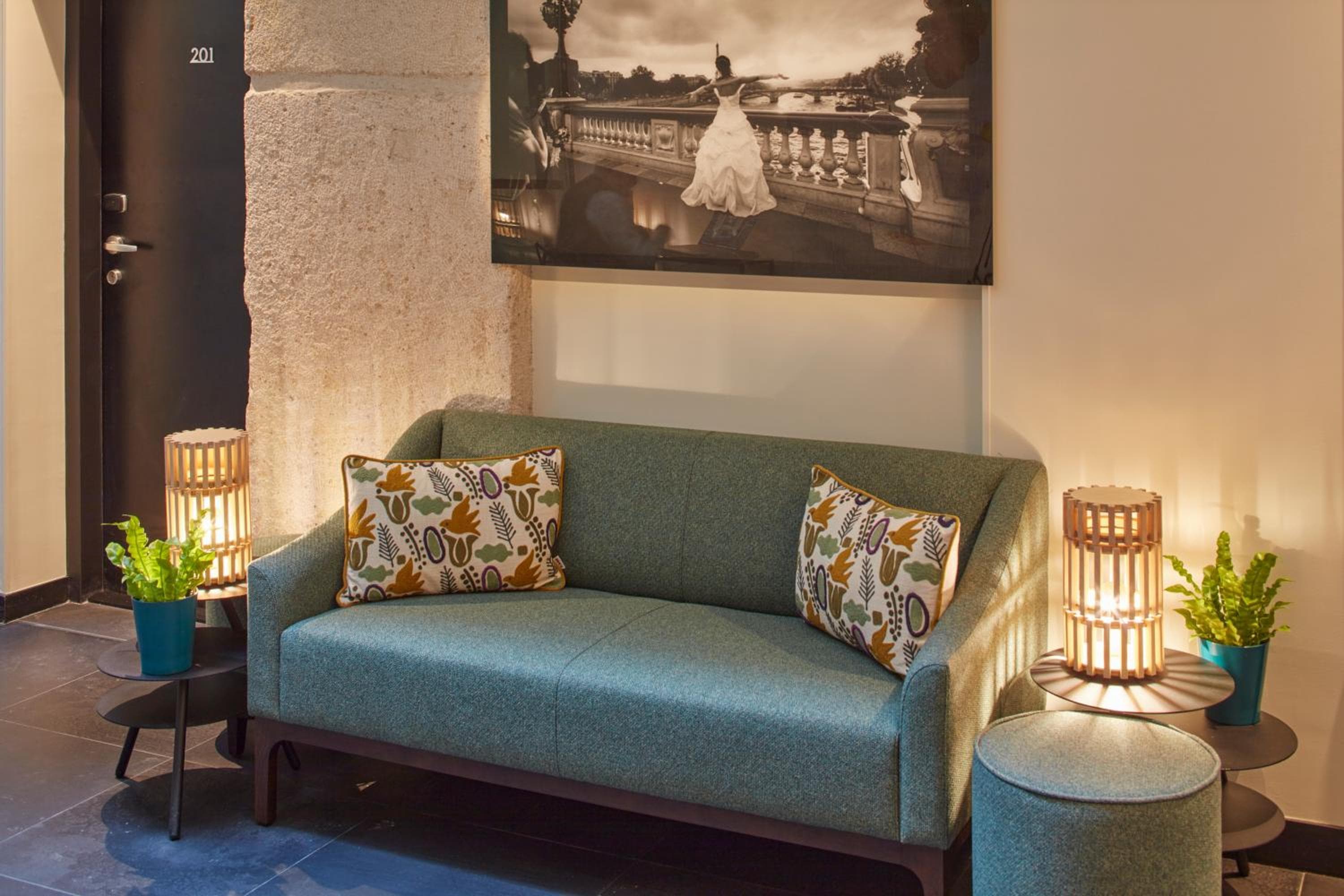 Hotel Atmospheres — 1