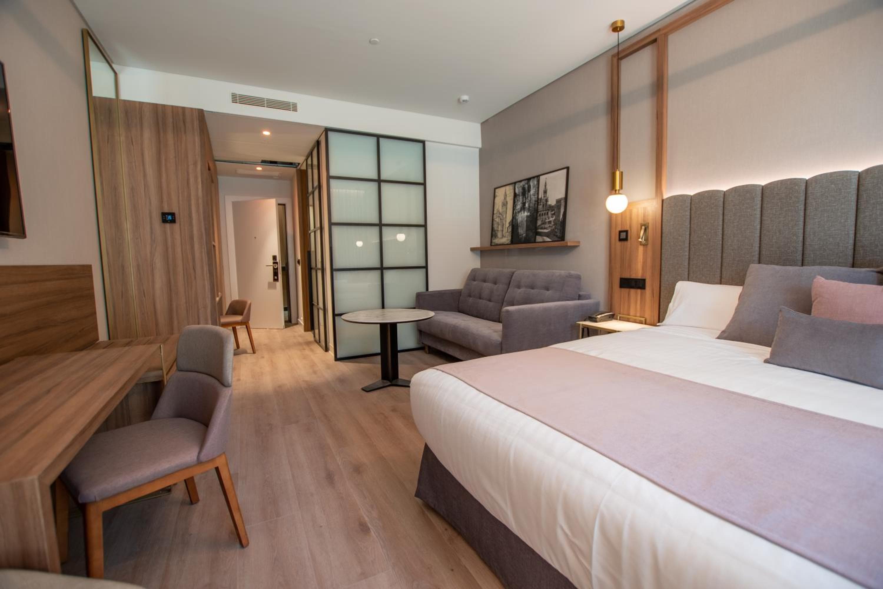 Hotel Giralda Center — 1