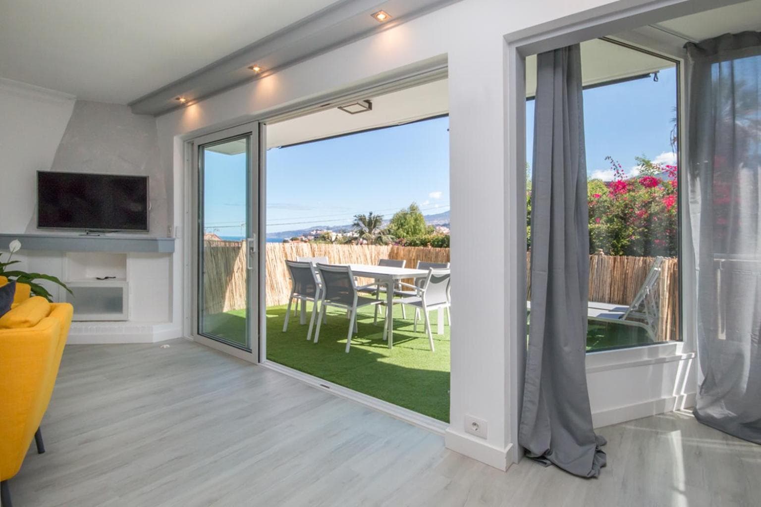 CasaColores - SilverDeluxe Penthouse with private pool or Bronce Garden-Apartment no pool, Puerto de la Cruz — 5