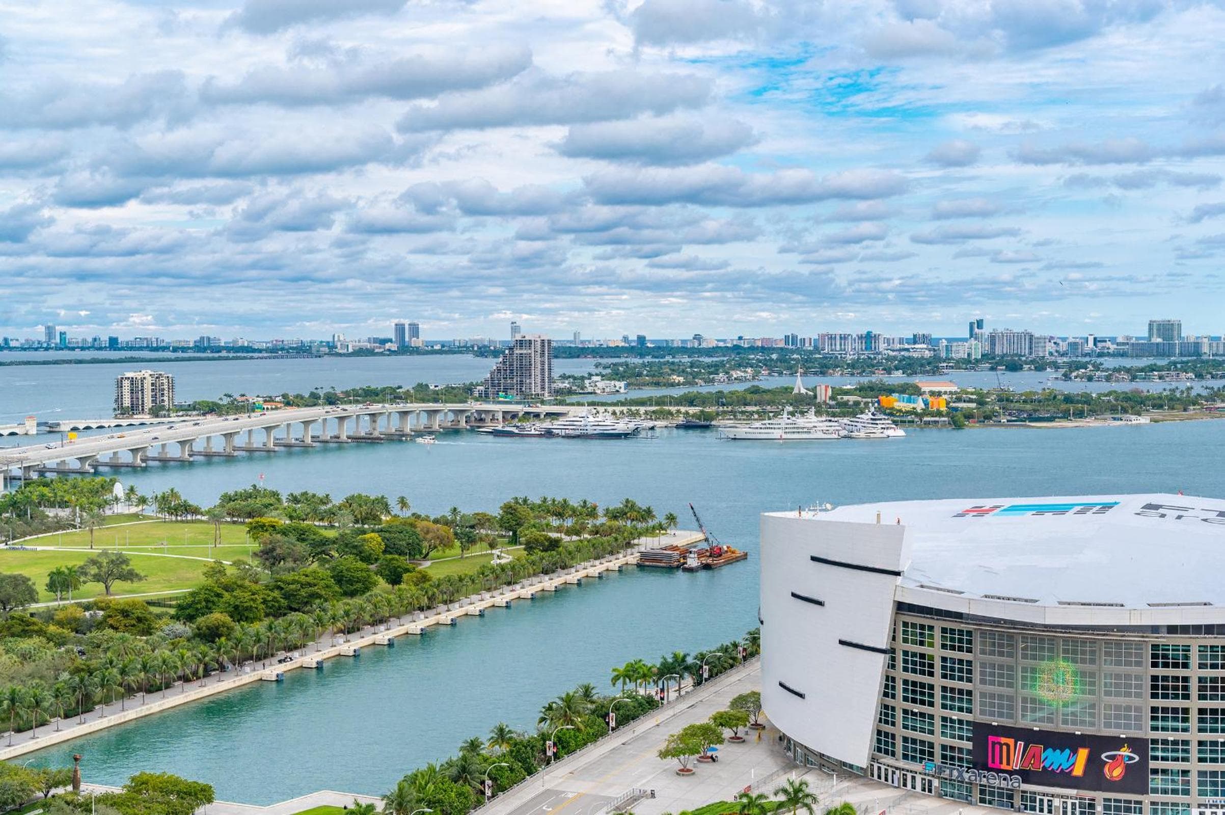 Global Luxury Suites Miami Worldcenter — 29