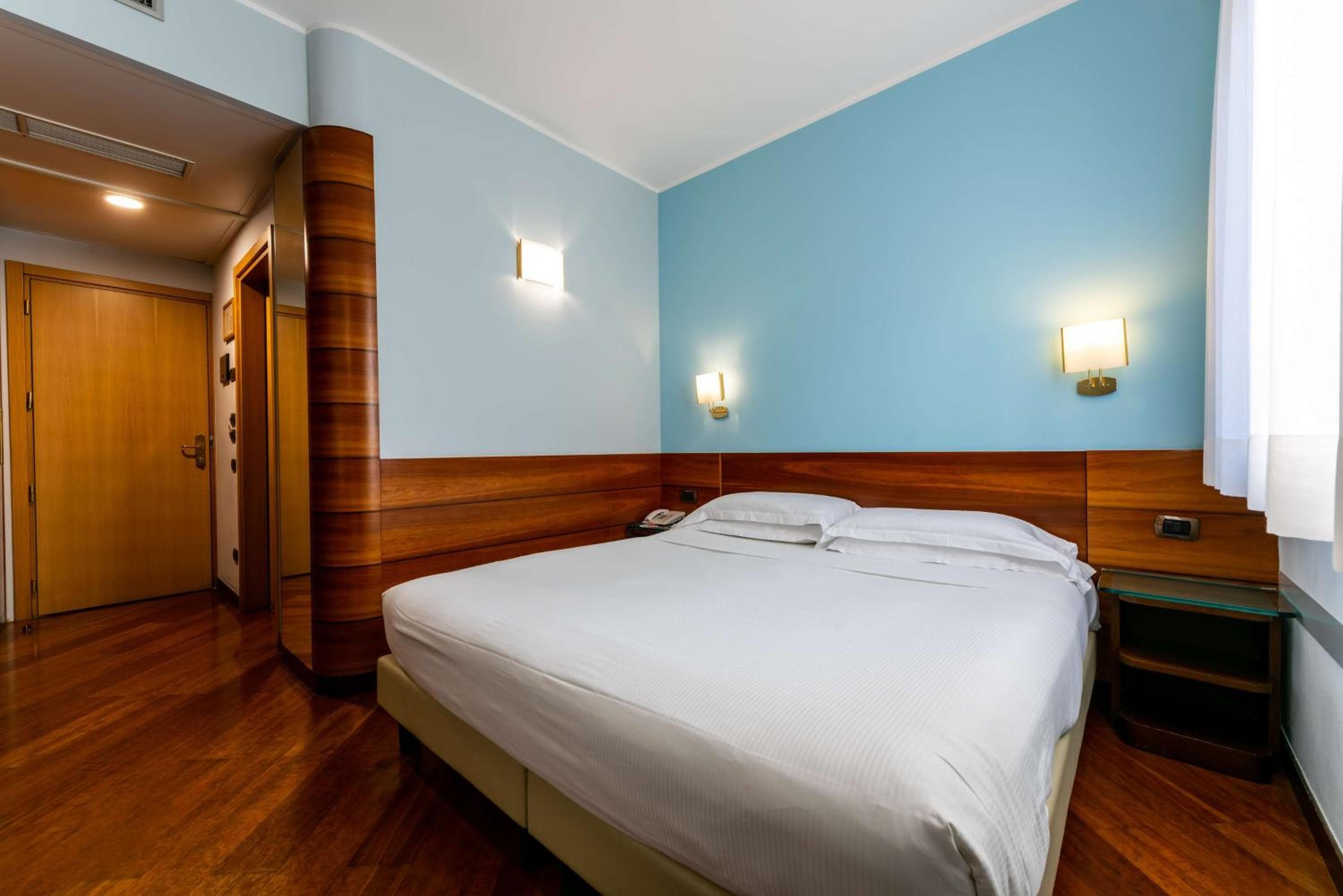 Hotel Mirage Sure Hotel Collection by Best Western — 17