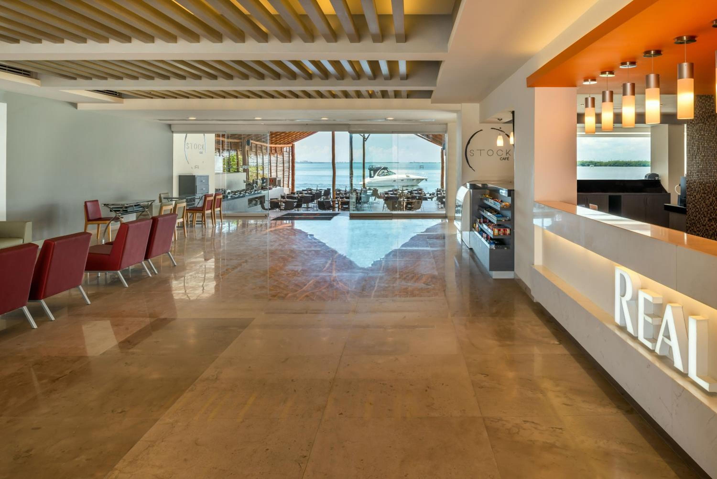 Real Inn Cancún — 14
