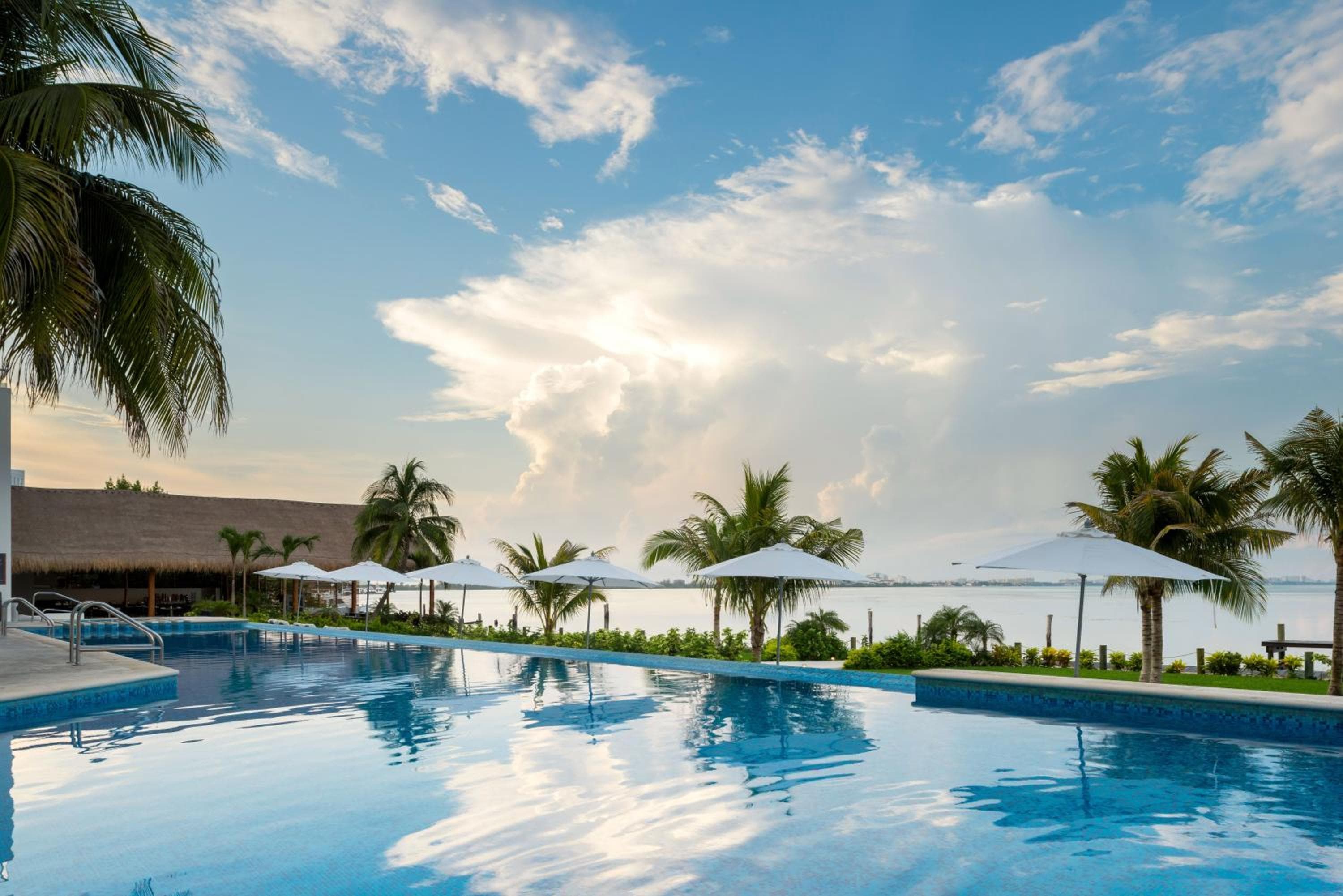 Real Inn Cancún — 2