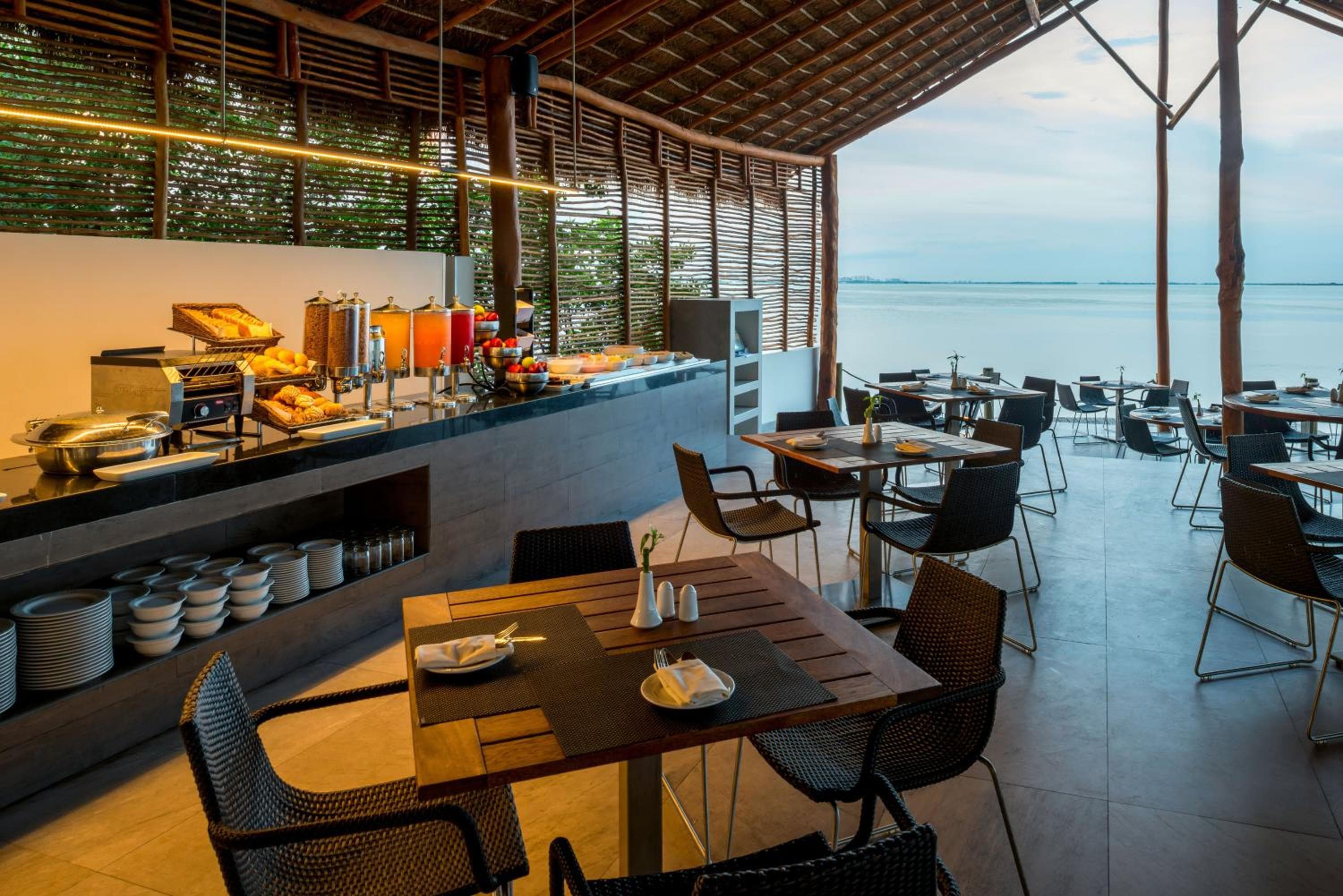 Real Inn Cancún — 17