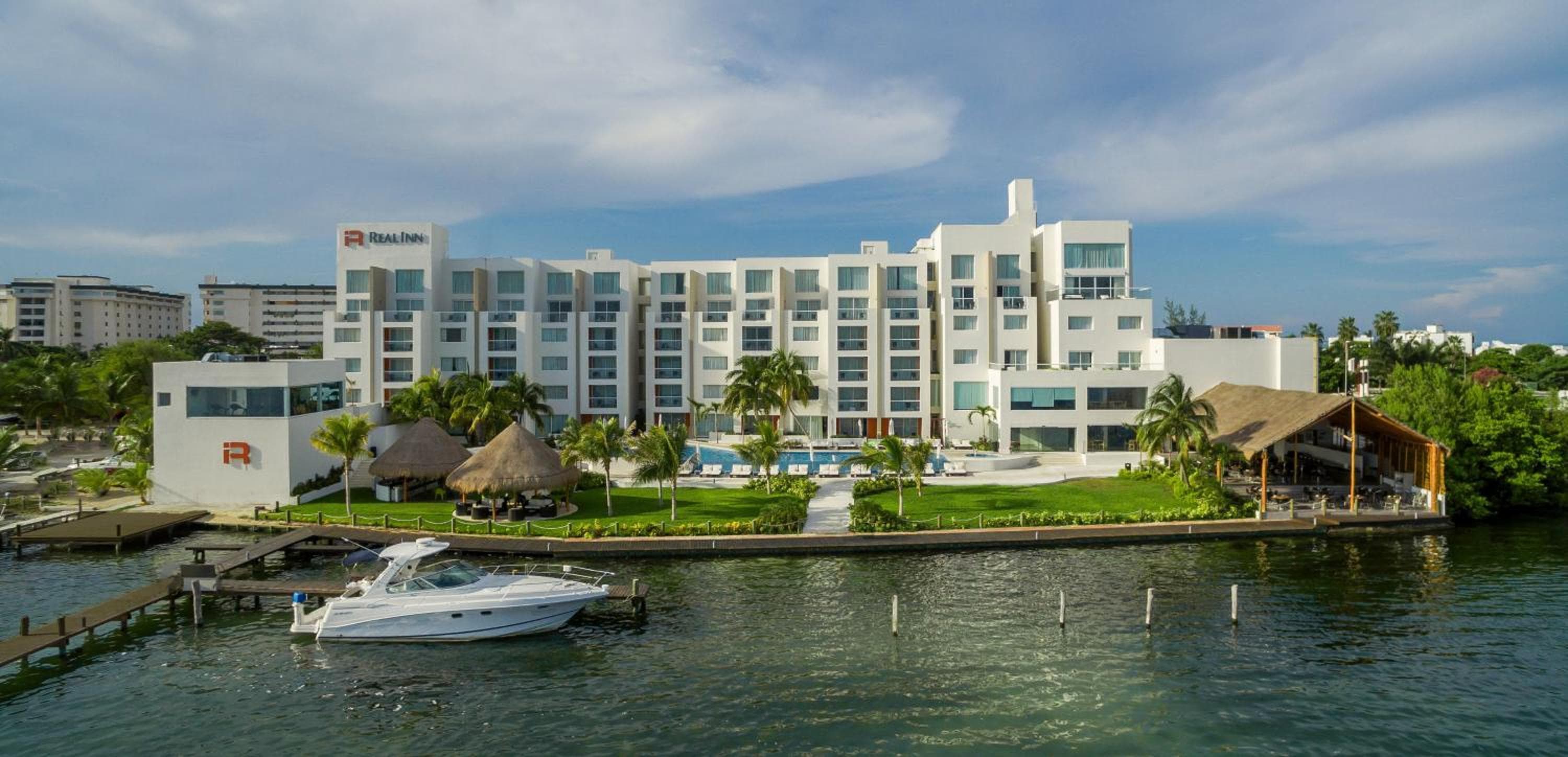 Real Inn Cancún — 26