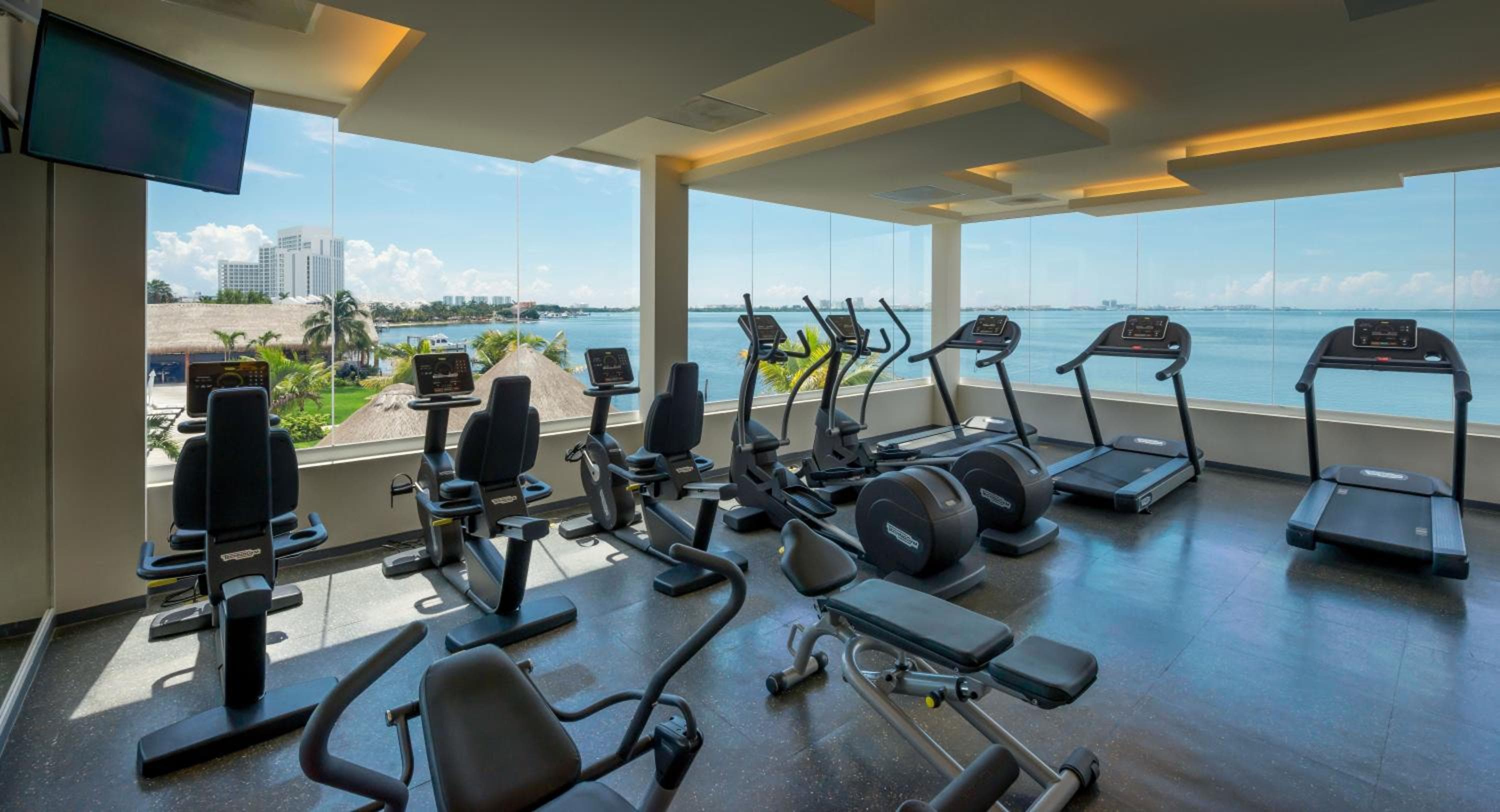 Real Inn Cancún — 18