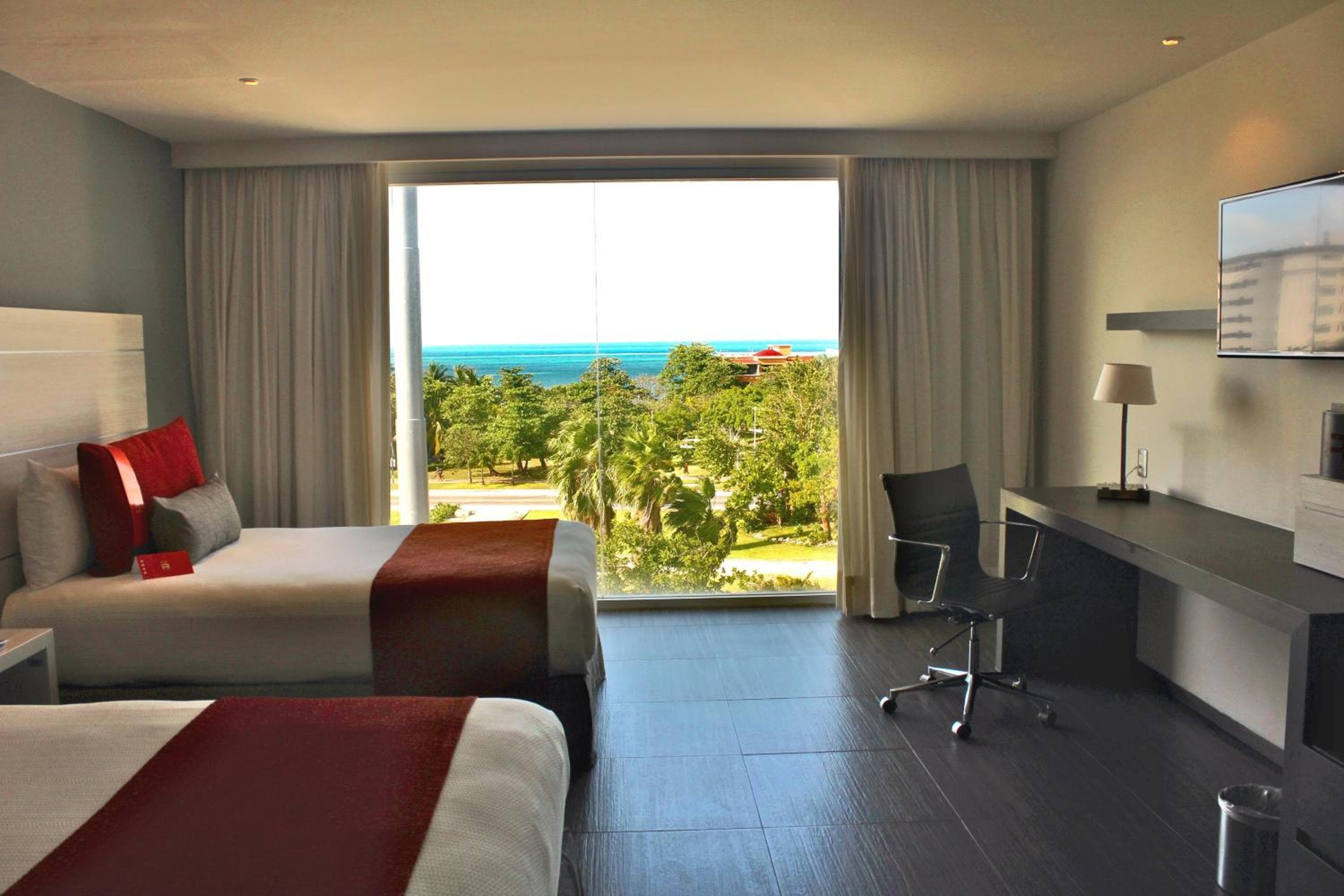 Real Inn Cancún — 22