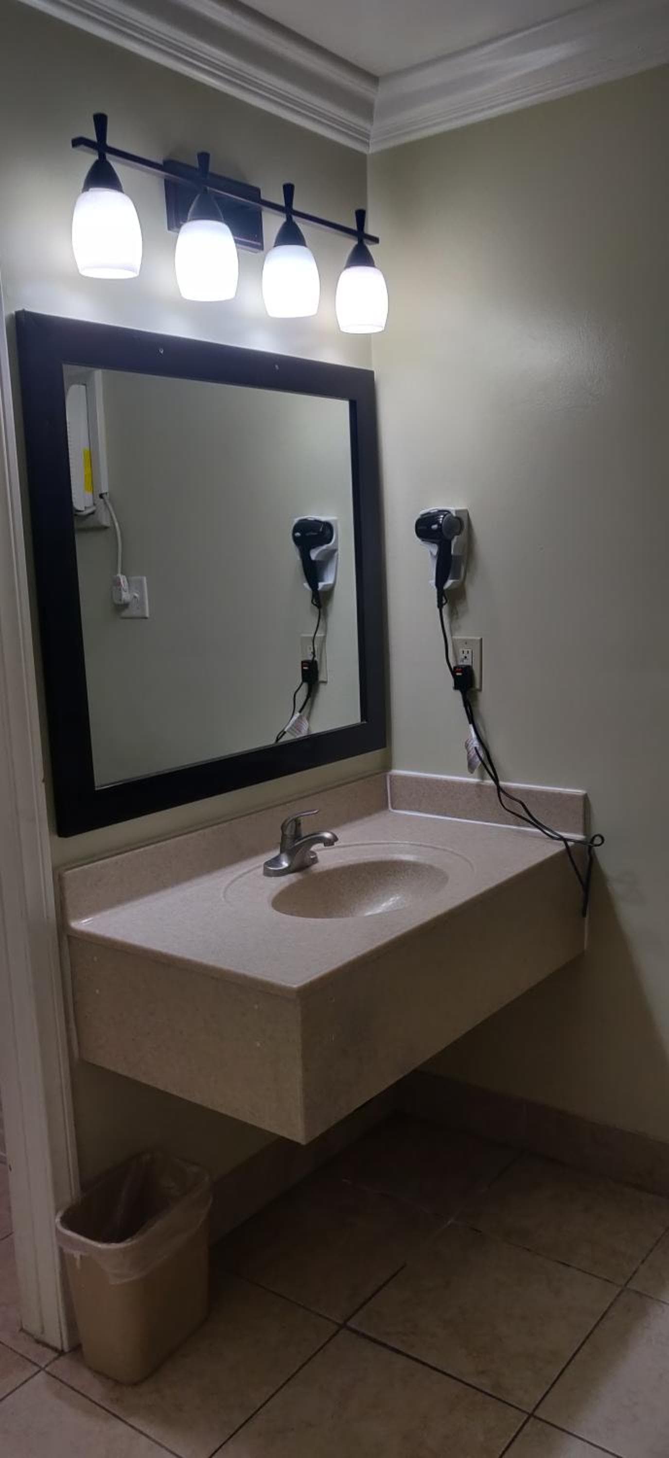 Friendship Motor Inn — 5