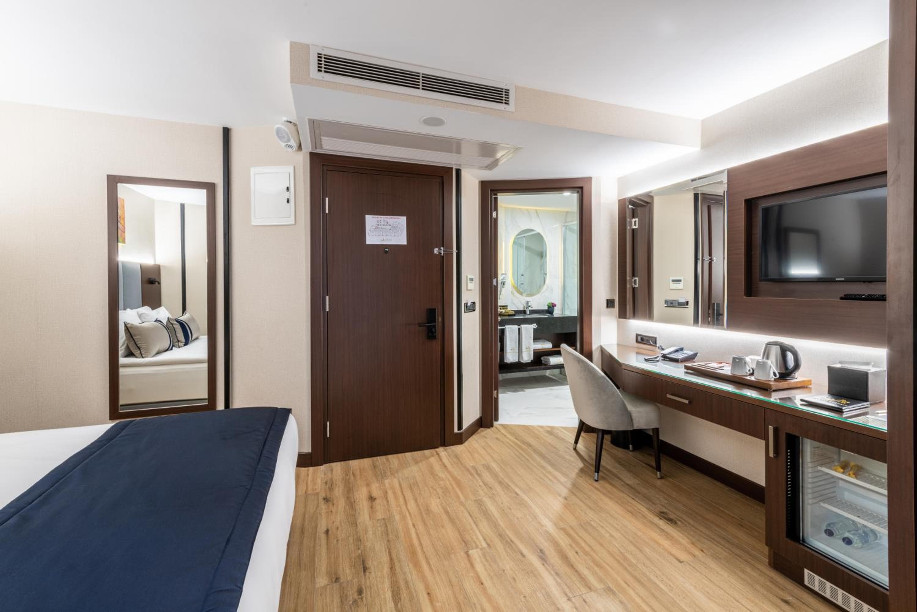 Aprilis Deluxe Hotel — 19