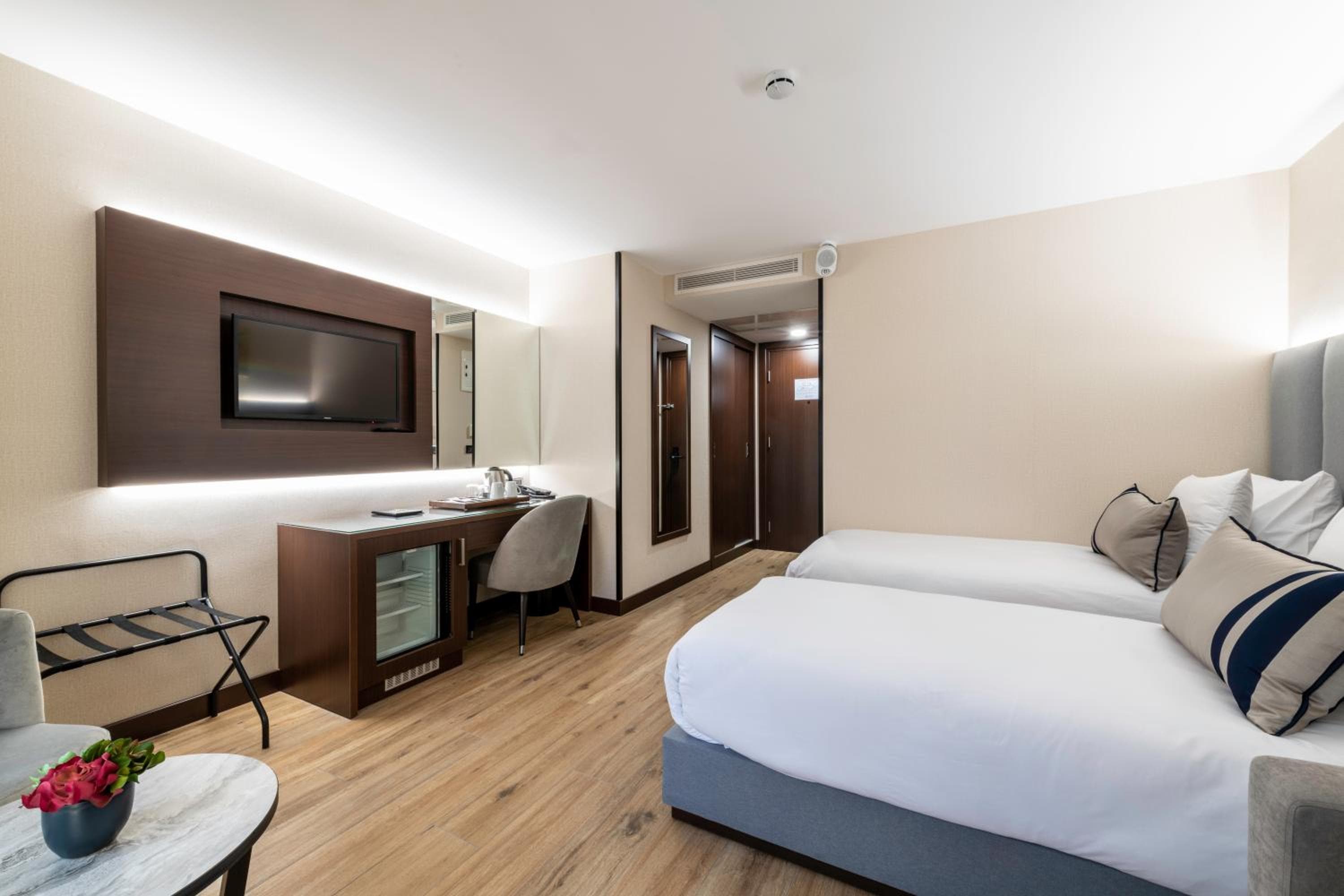 Aprilis Deluxe Hotel — 25