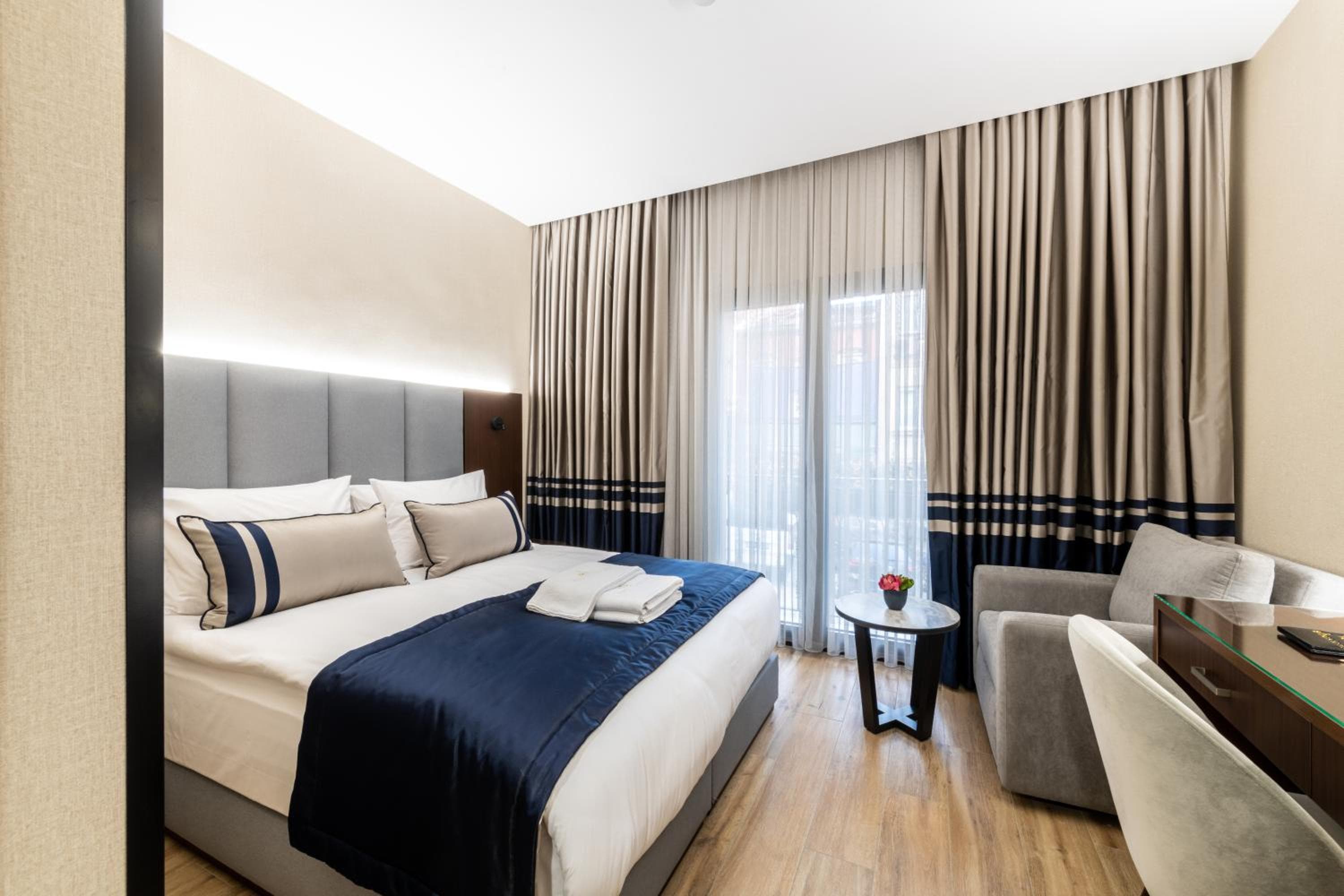 Aprilis Deluxe Hotel — 29