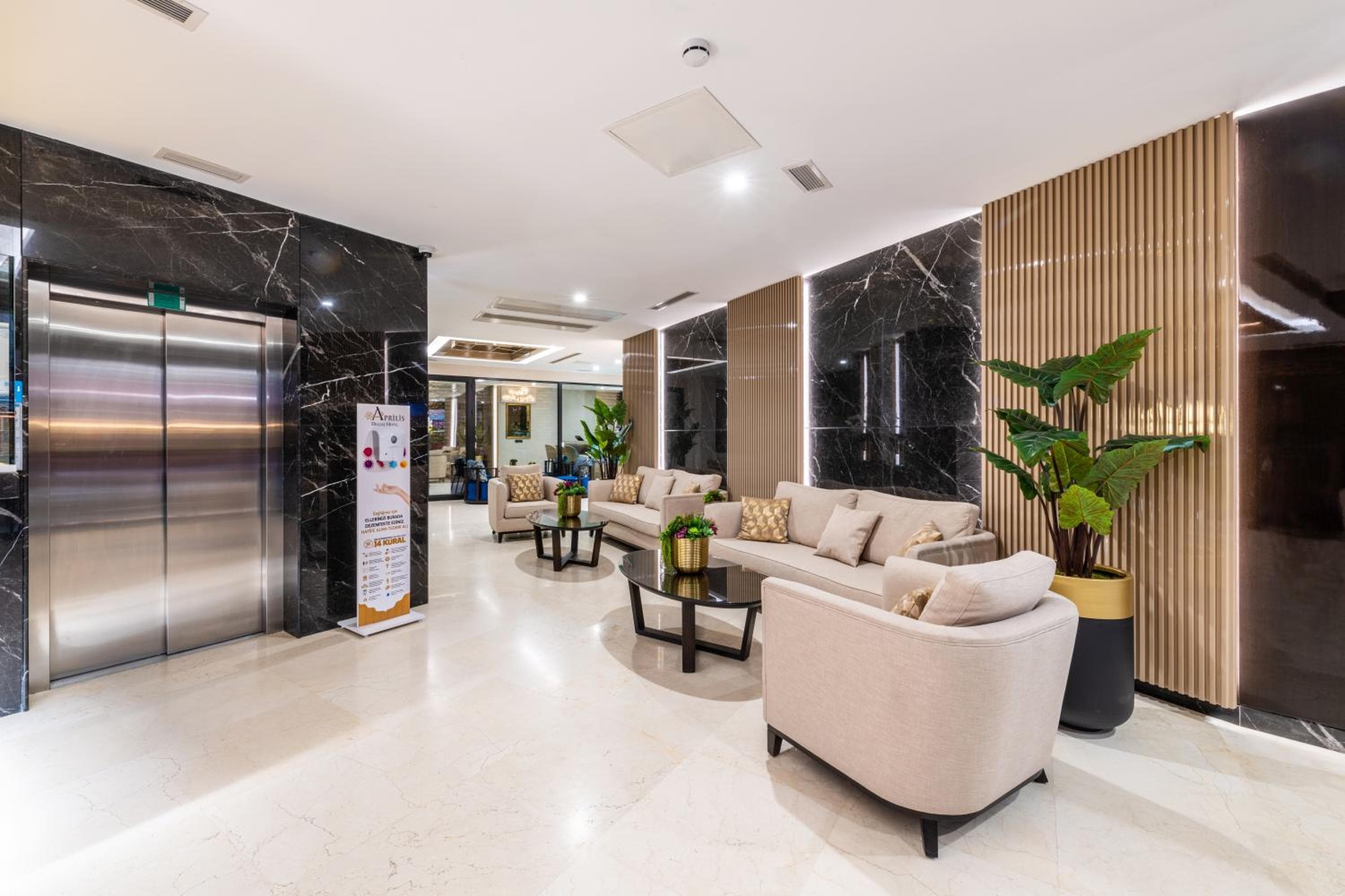 Aprilis Deluxe Hotel — 13