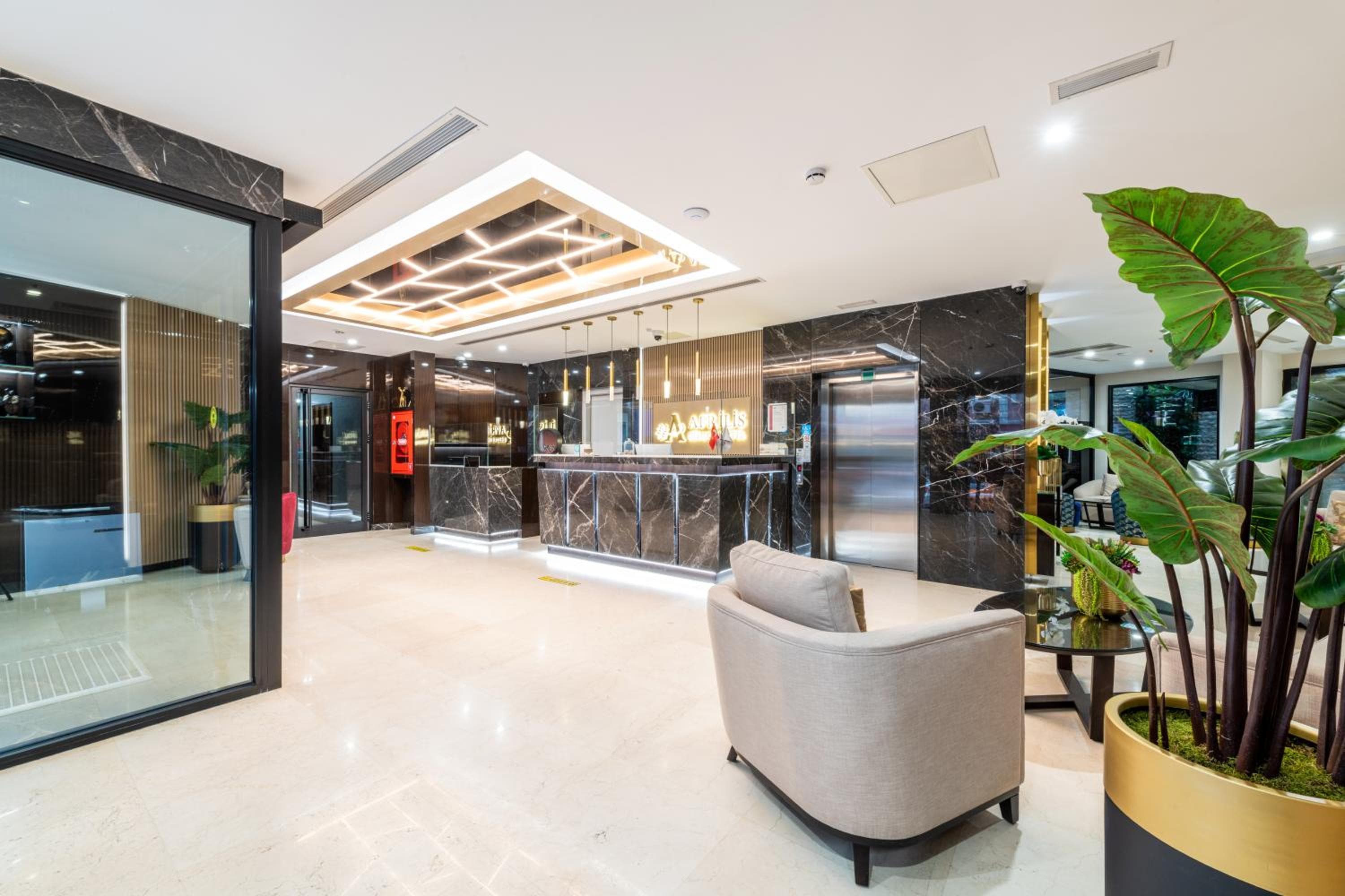 Aprilis Deluxe Hotel — 6