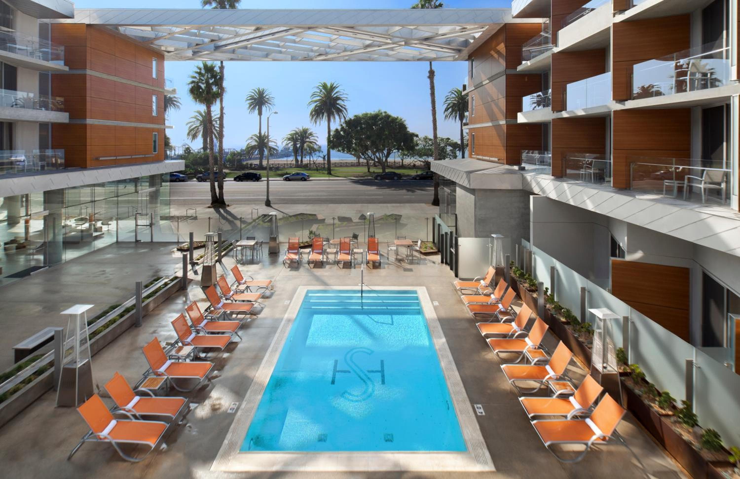 Hotel sulla riva — 3