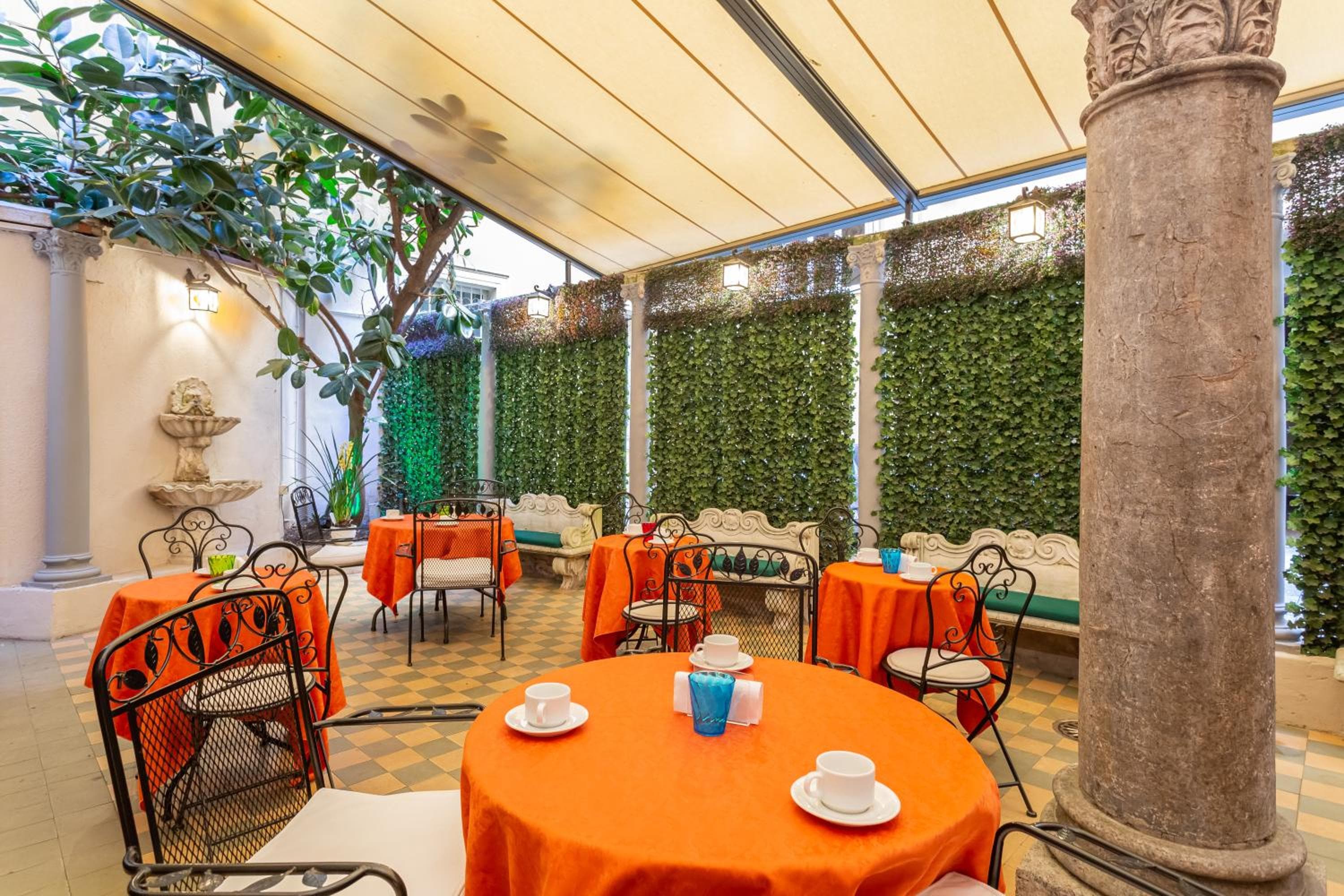 Hotel Medici — 6