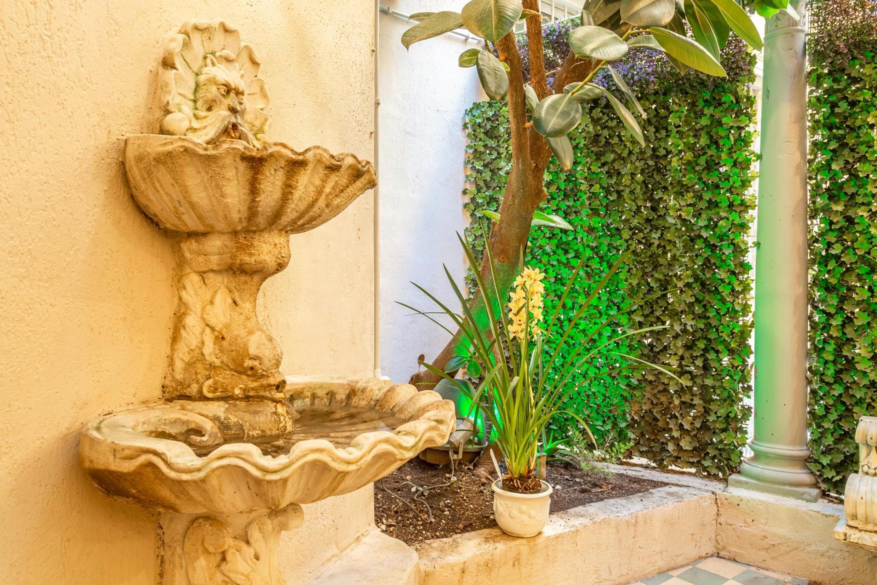 Hotel Medici — 11