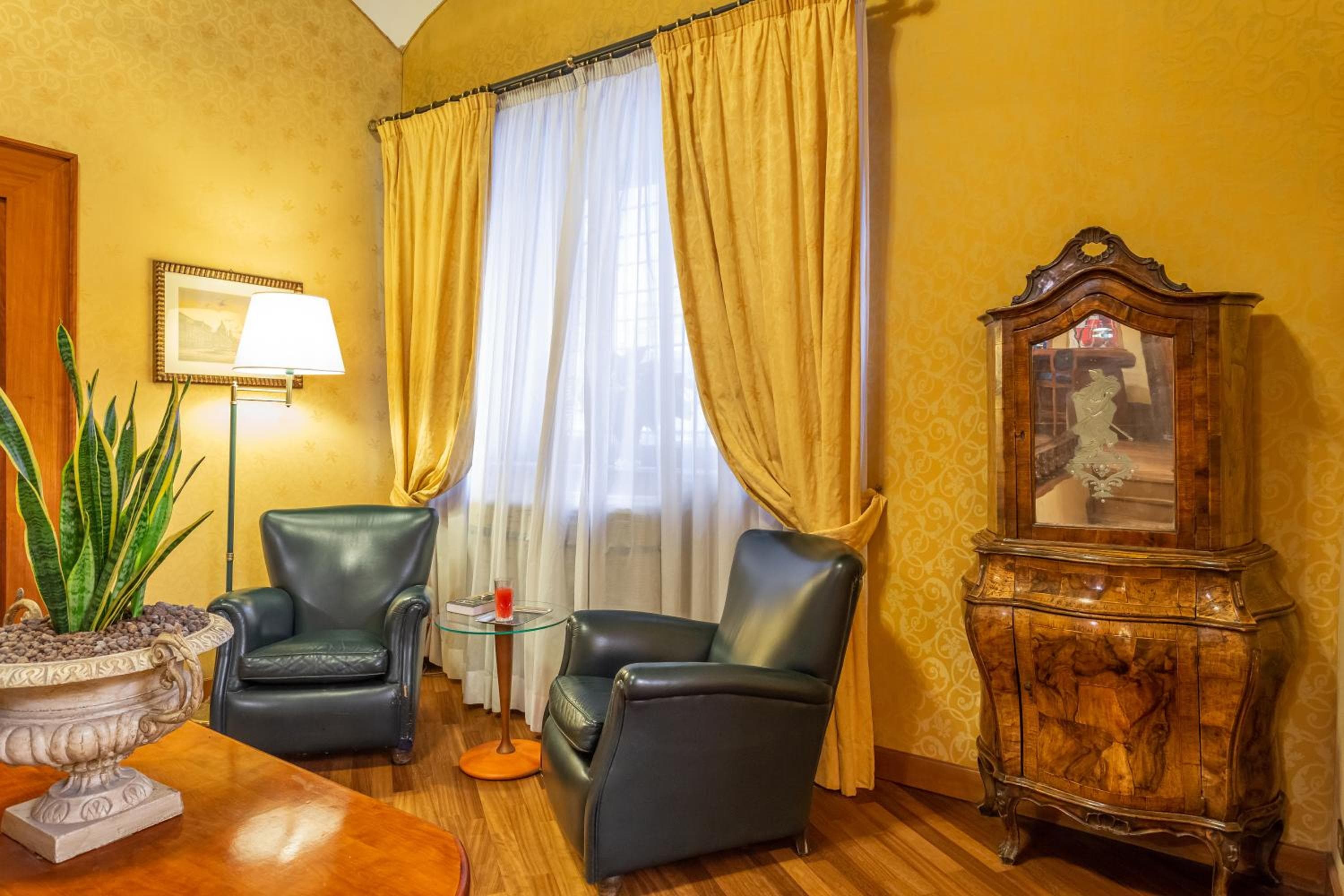 Hotel Medici — 18