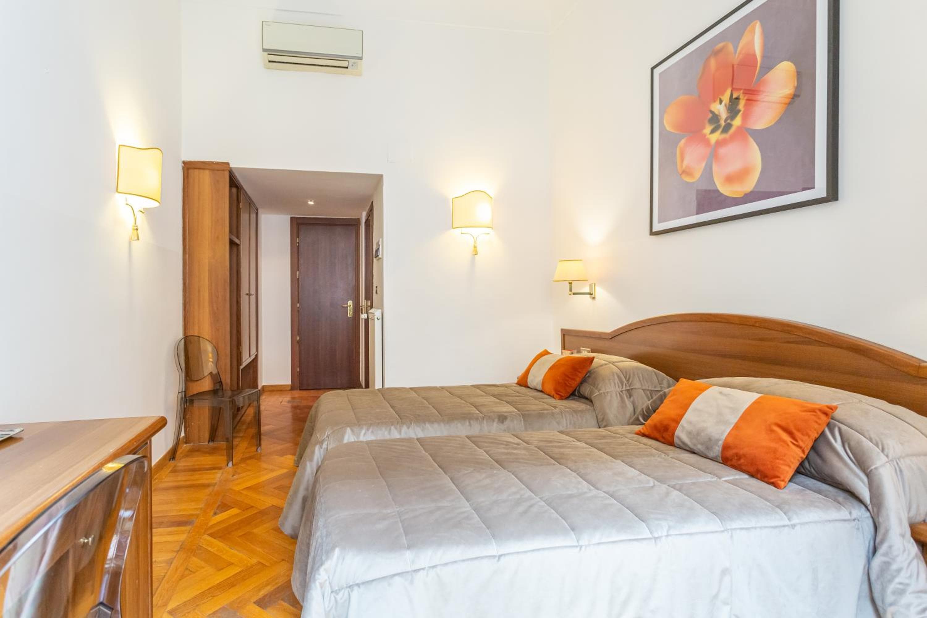 Hotel Medici — 27