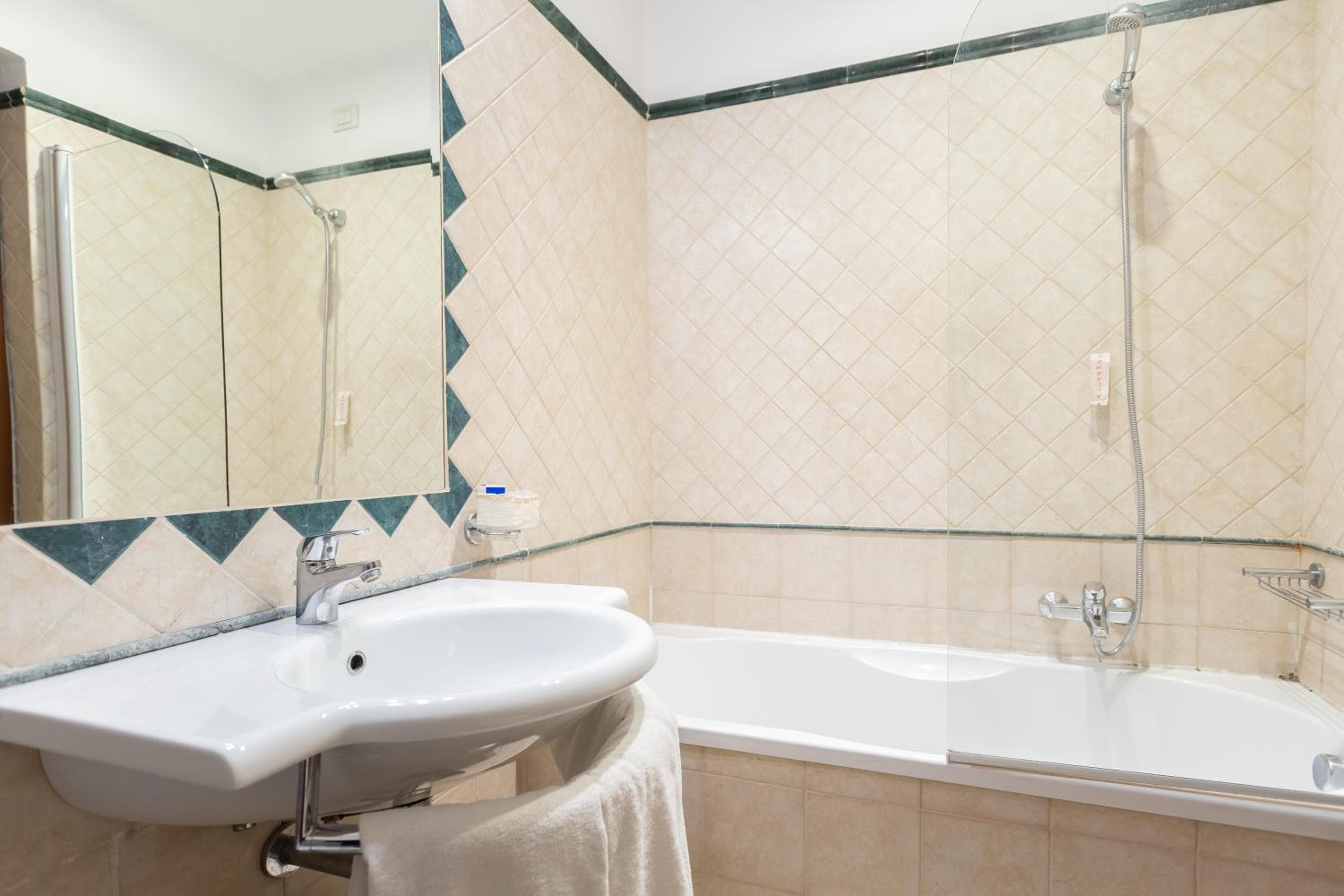 Hotel Medici — 13