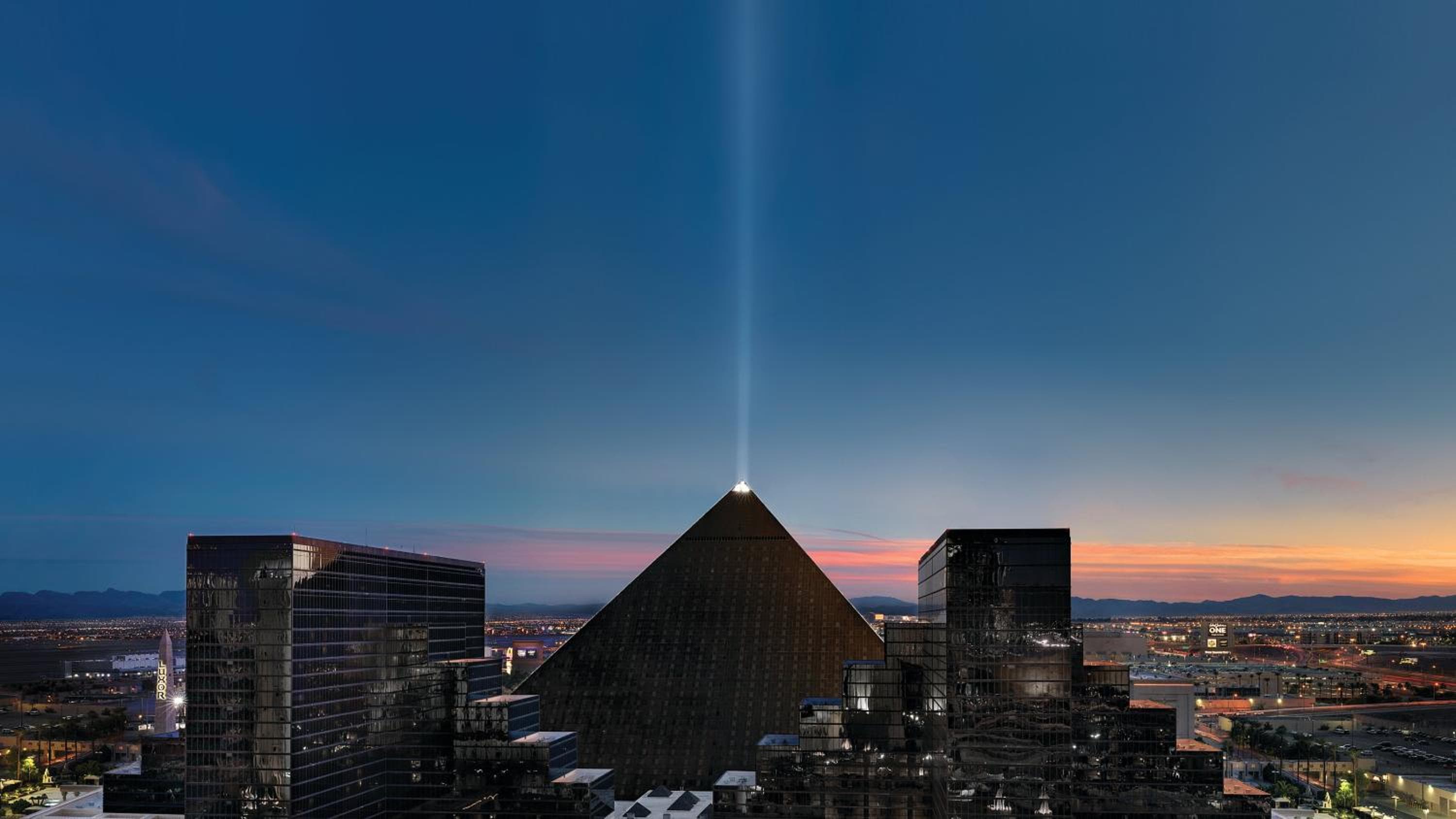 Luxor — 11