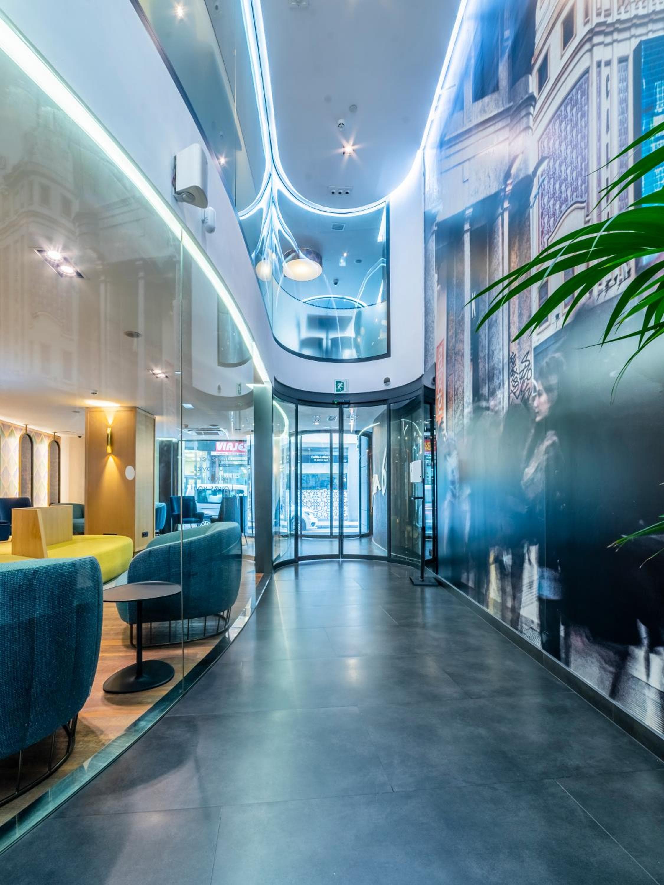 Hotel Indigo Madrid - Gran Via, an IHG Hotel — 5