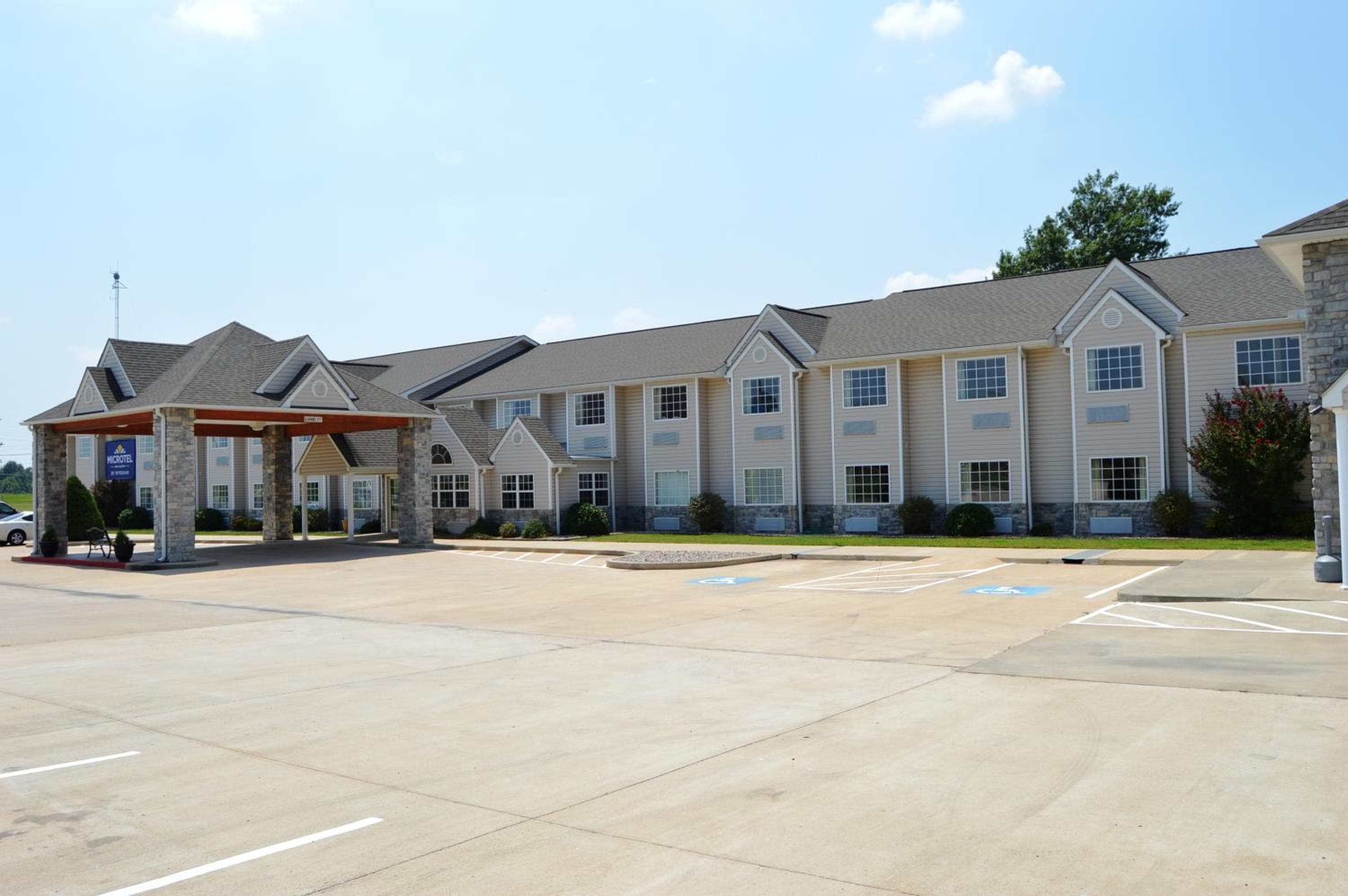 Microtel Inn and Suites By Wyndham Miami OK --> Microtel Inn and Suites By Wyndham Miami OK — 20