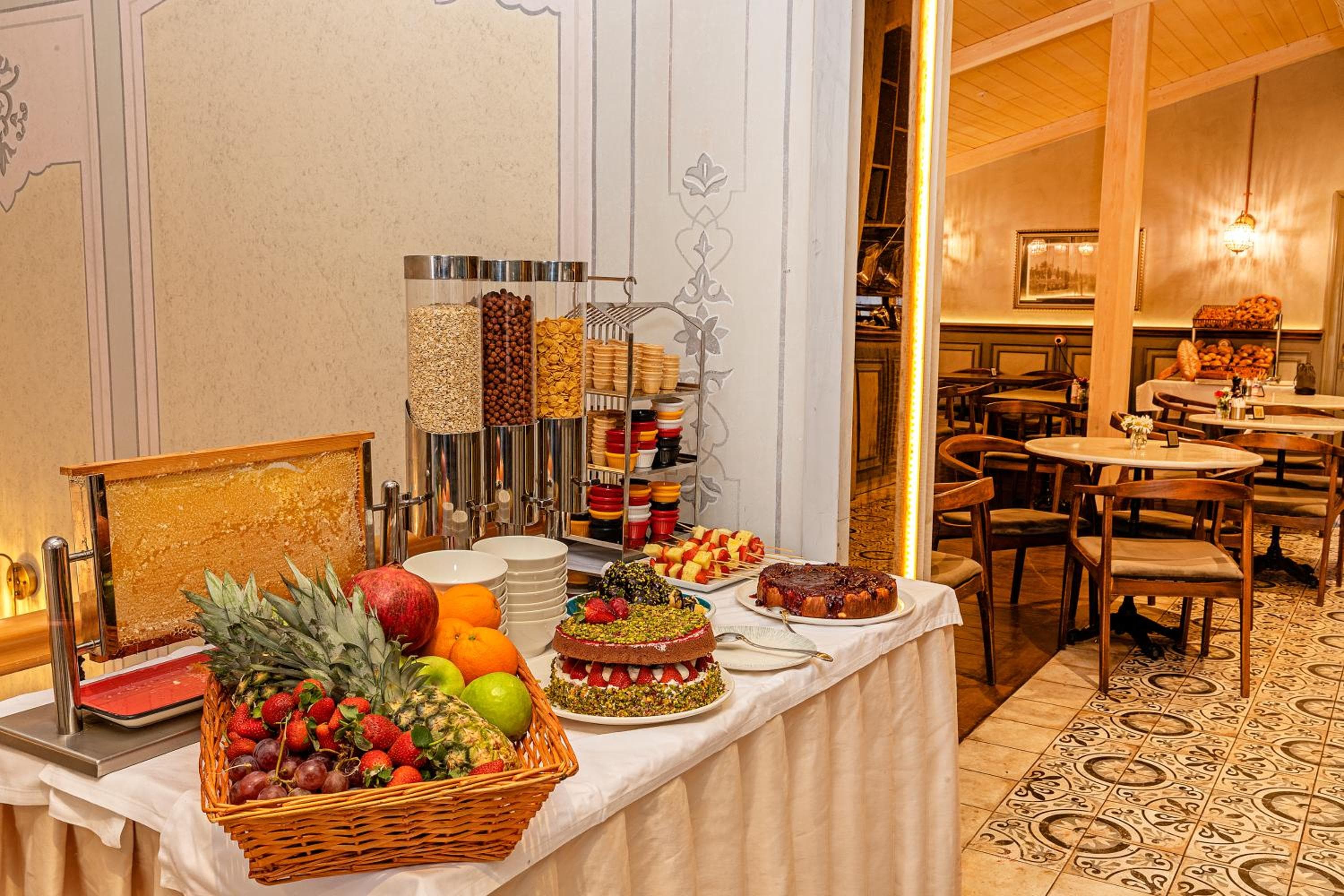 Hotel Meroddi Barnathan — 18