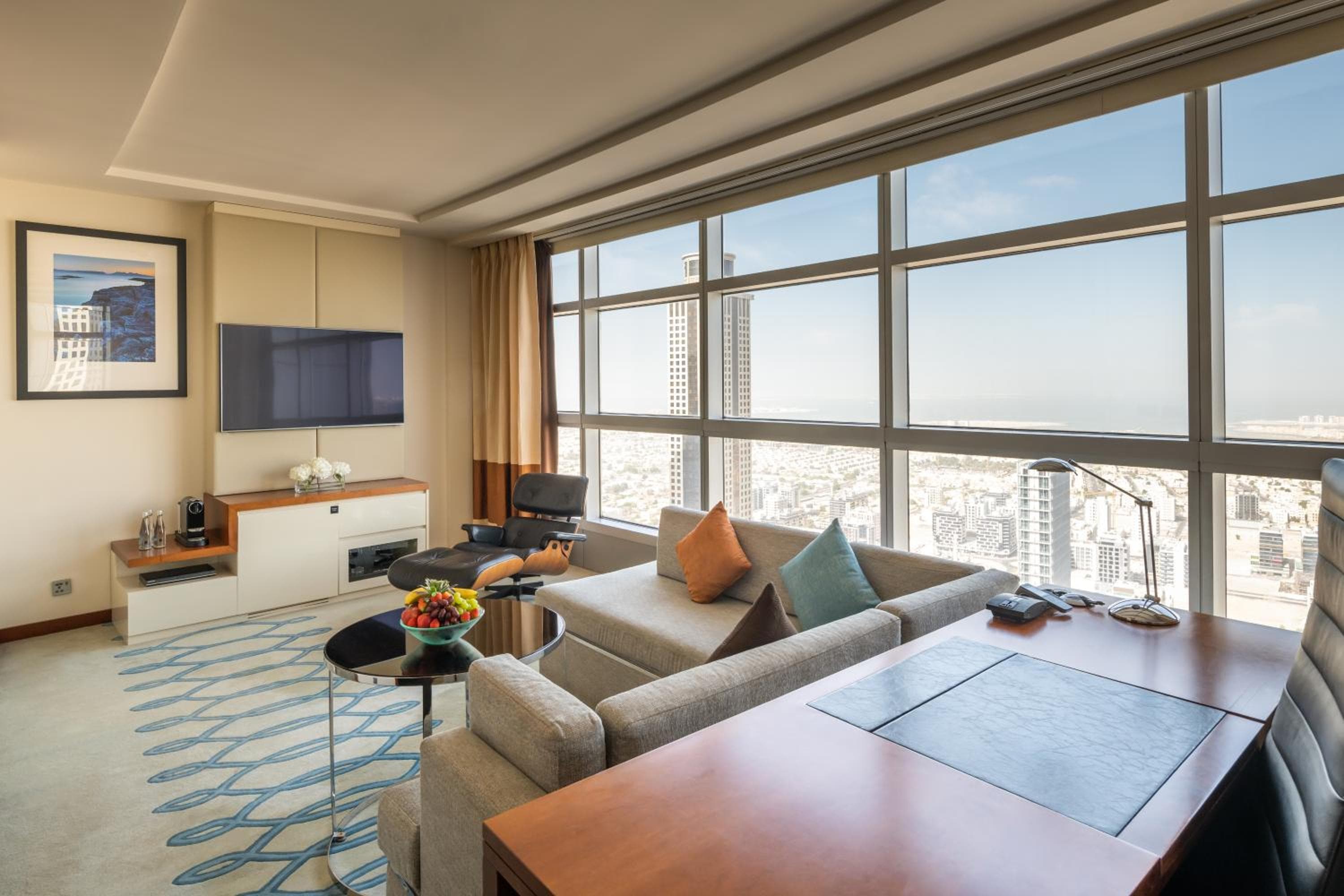 Jumeirah Emirates Towers Dubai — 15