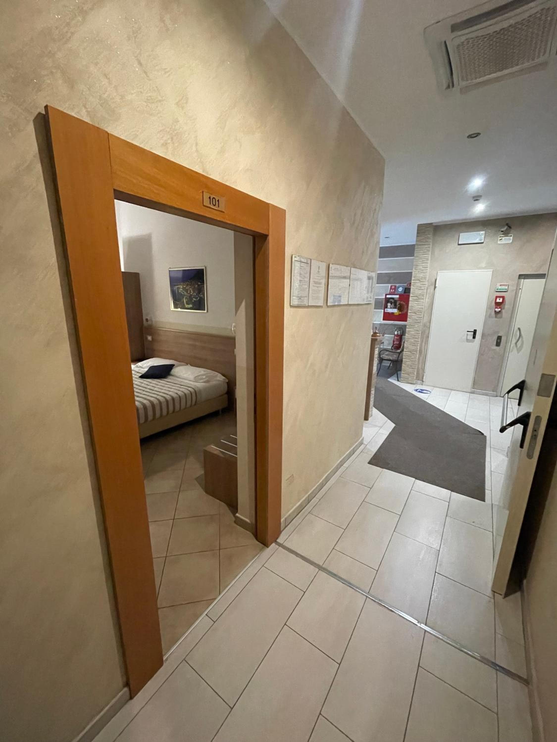Albergo Montecarlo — 21