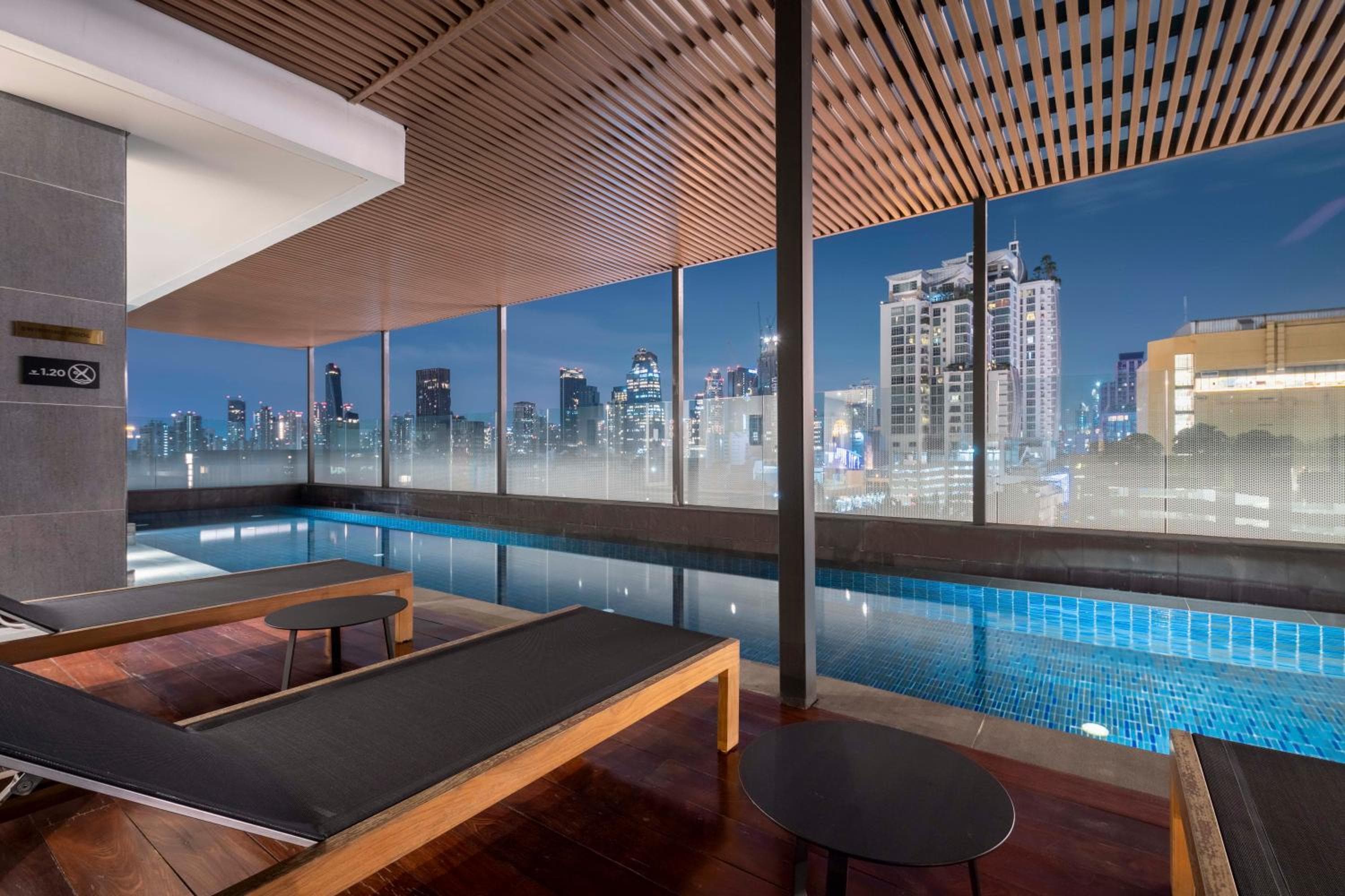 Wyndham Garden Bangkok Sukhumvit 42 — 23