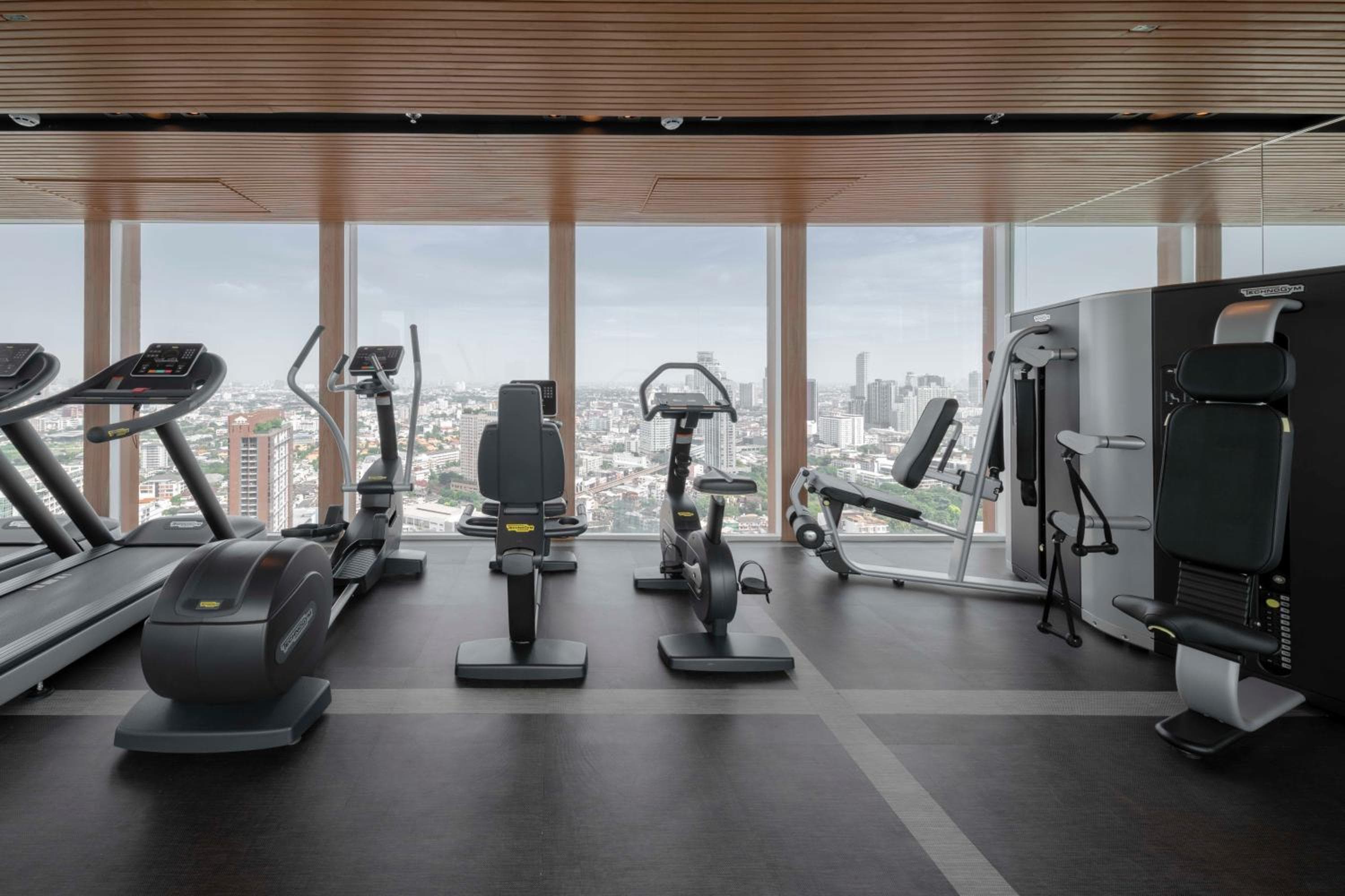 Wyndham Garden Bangkok Sukhumvit 42 — 12