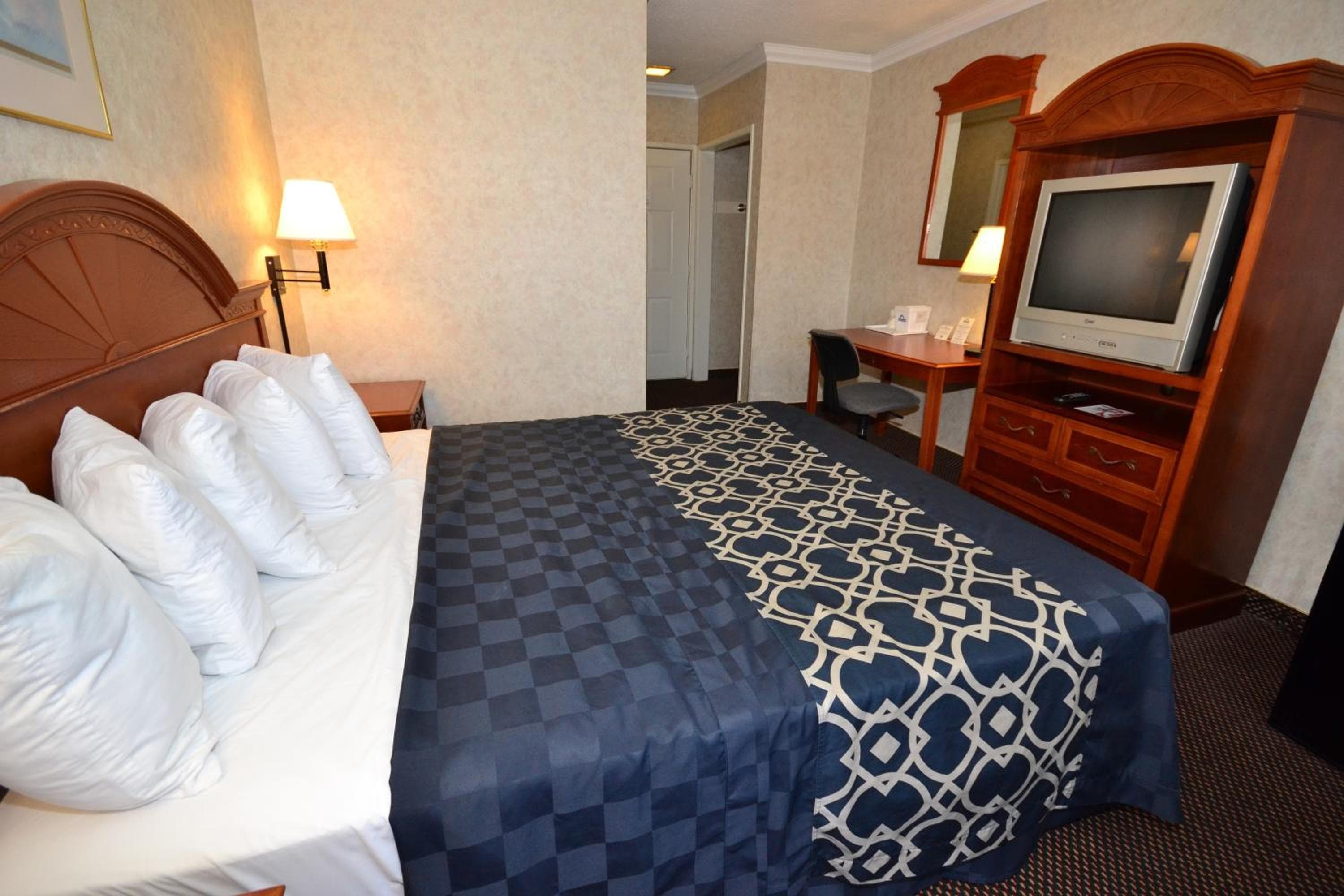 Days Inn by Wyndham Los Angeles LAX/VeniceBch/Marina DelRay — 23