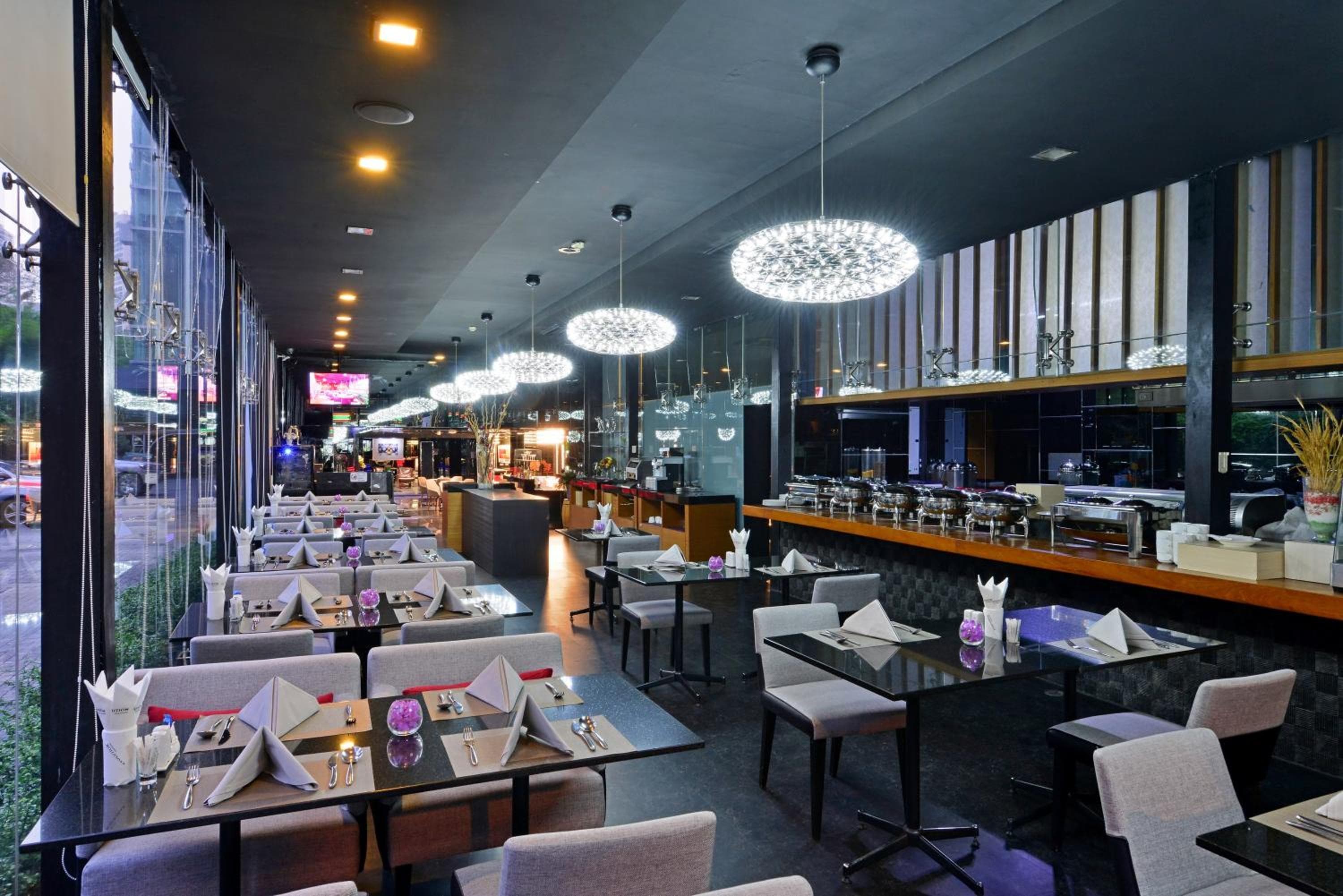 Arize Hotel Sukhumvit — 8