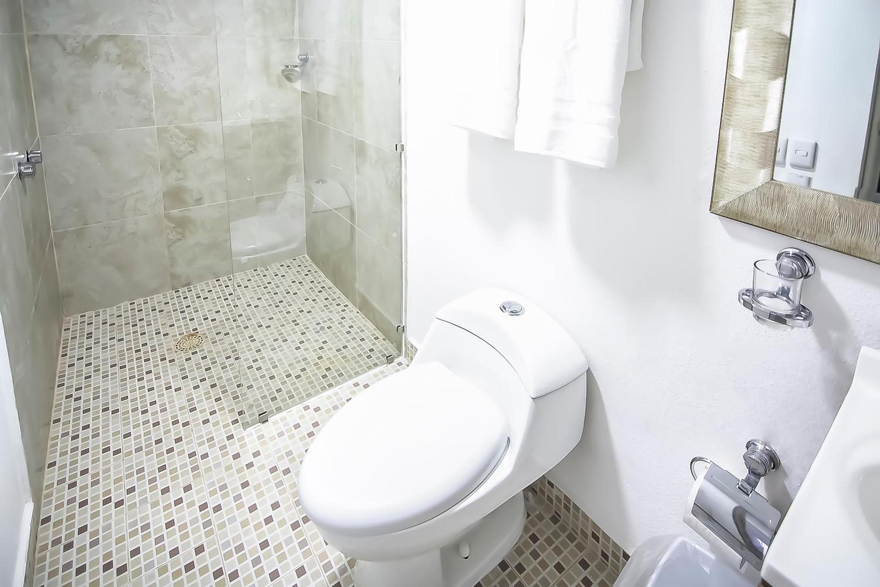 OYO Hotel Plaza Las Torres, Cabo San Lucas — 16