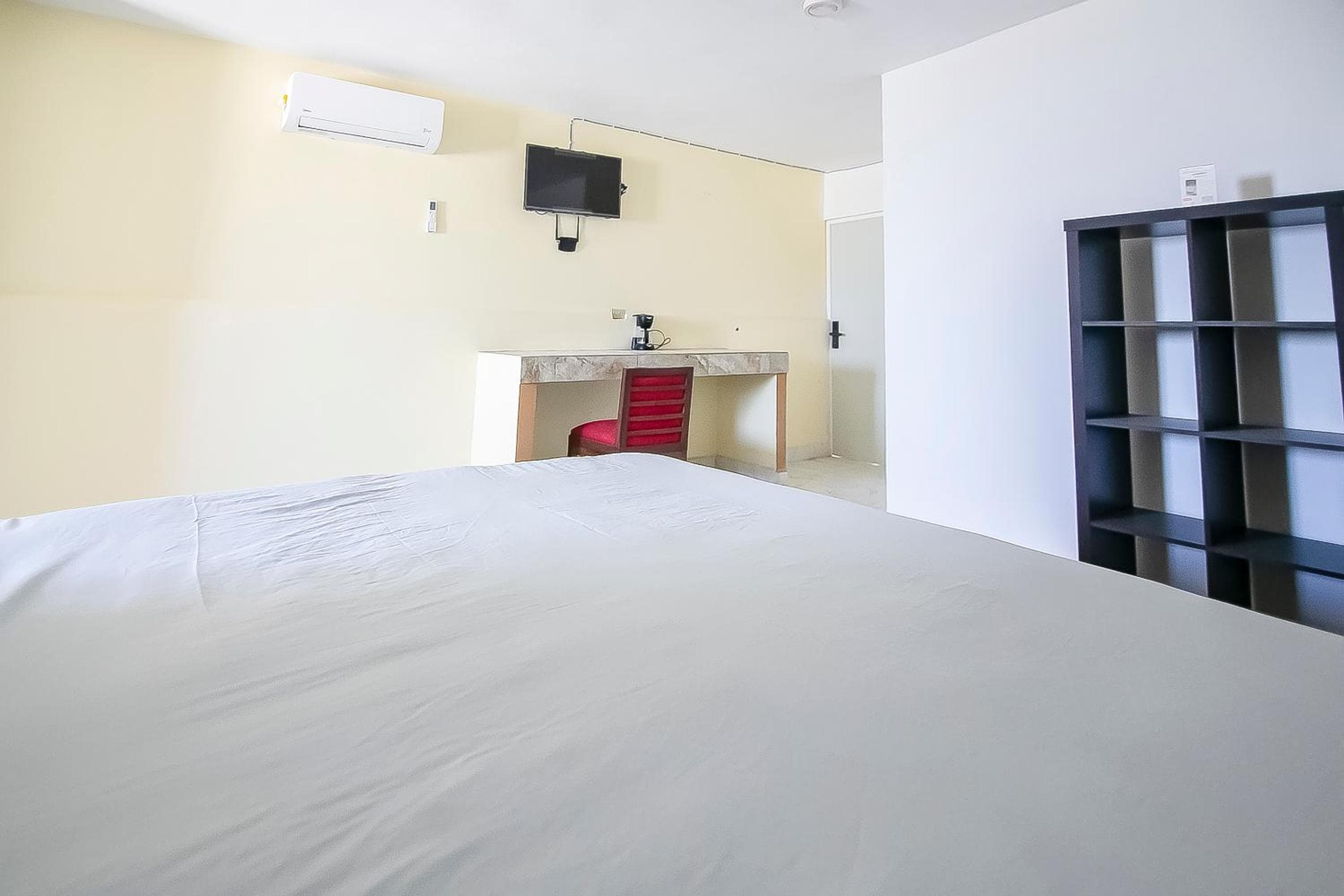 OYO Hotel Plaza Las Torres, Cabo San Lucas — 18